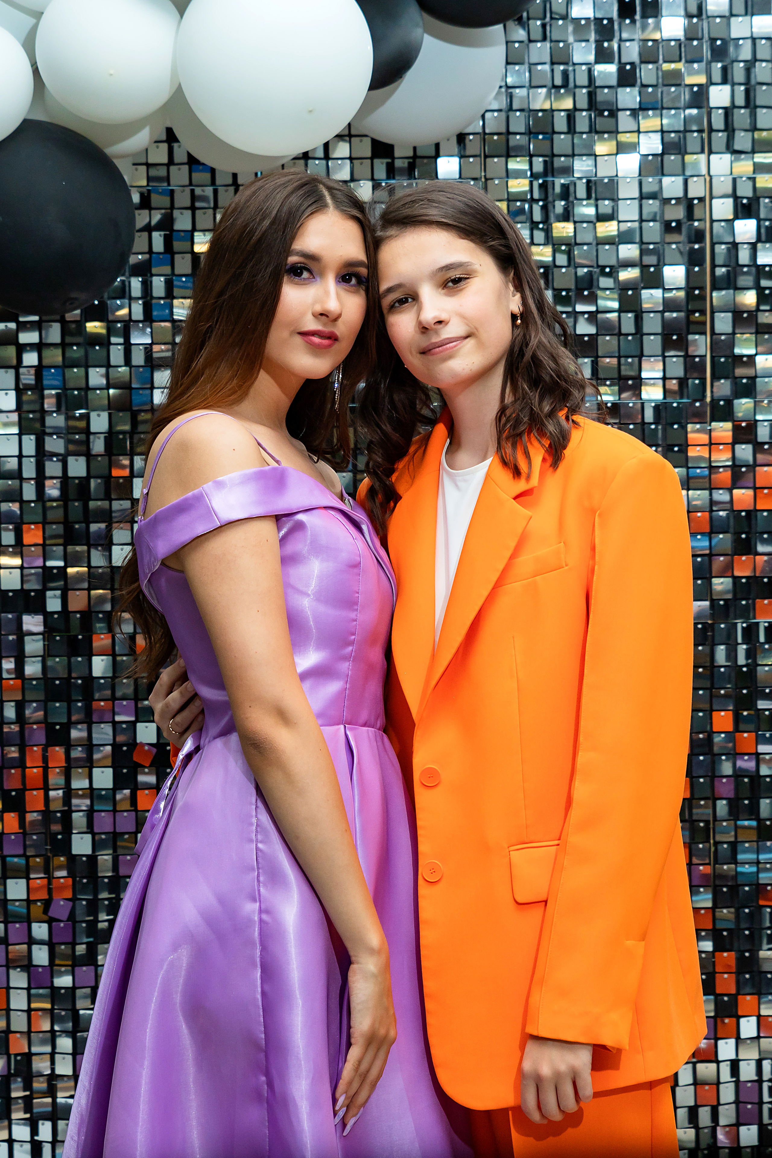 Школьная фото и видеосъёмка. Свадебный фотограф Марина Суворова и видеооператор Олег Петров