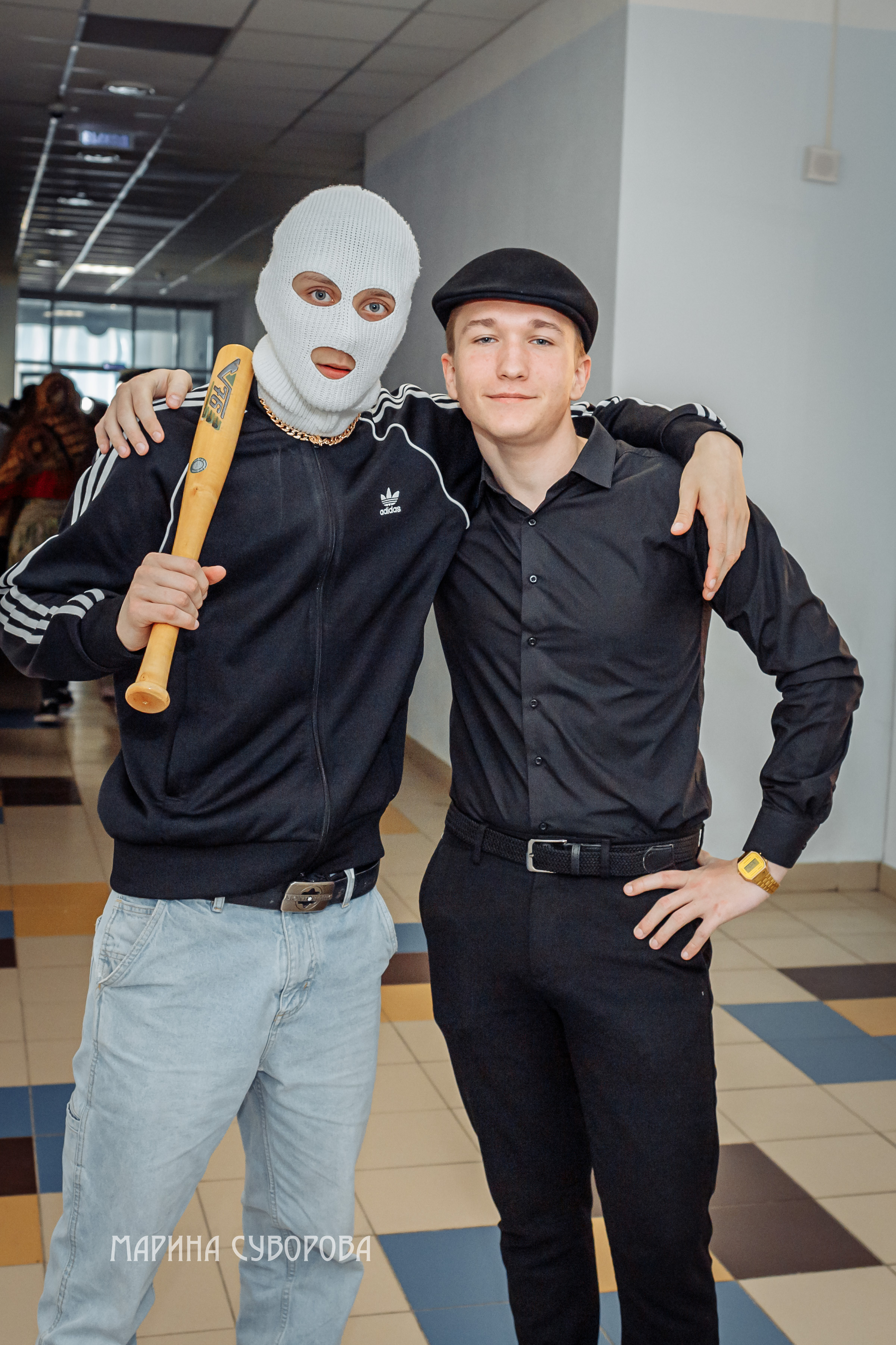 фото с битой в школе