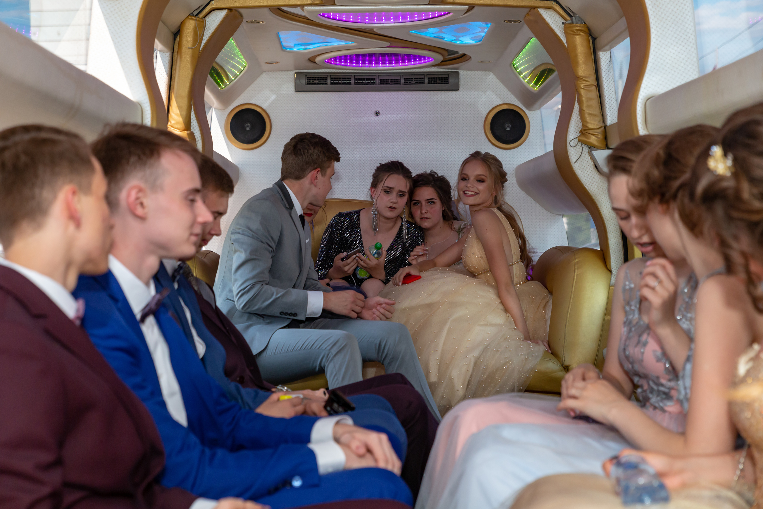 Школьная фото и видеосъёмка. Свадебный фотограф Марина Суворова и видеооператор Олег Петров