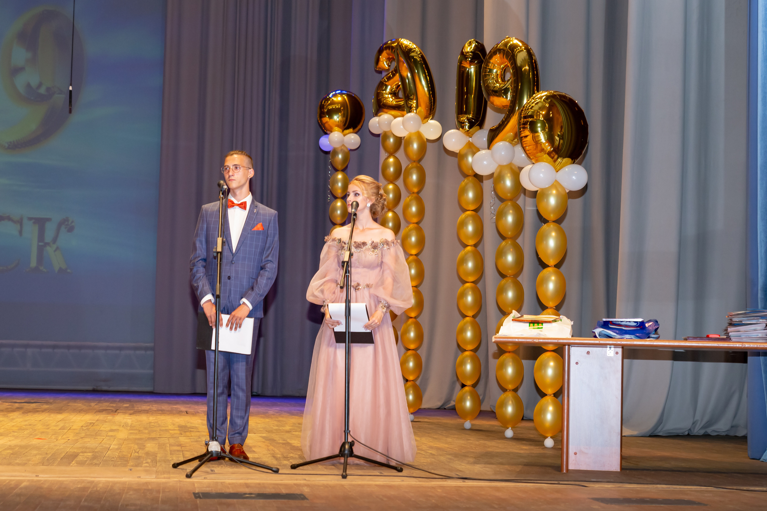 Школьная фото и видеосъёмка. Свадебный фотограф Марина Суворова и видеооператор Олег Петров