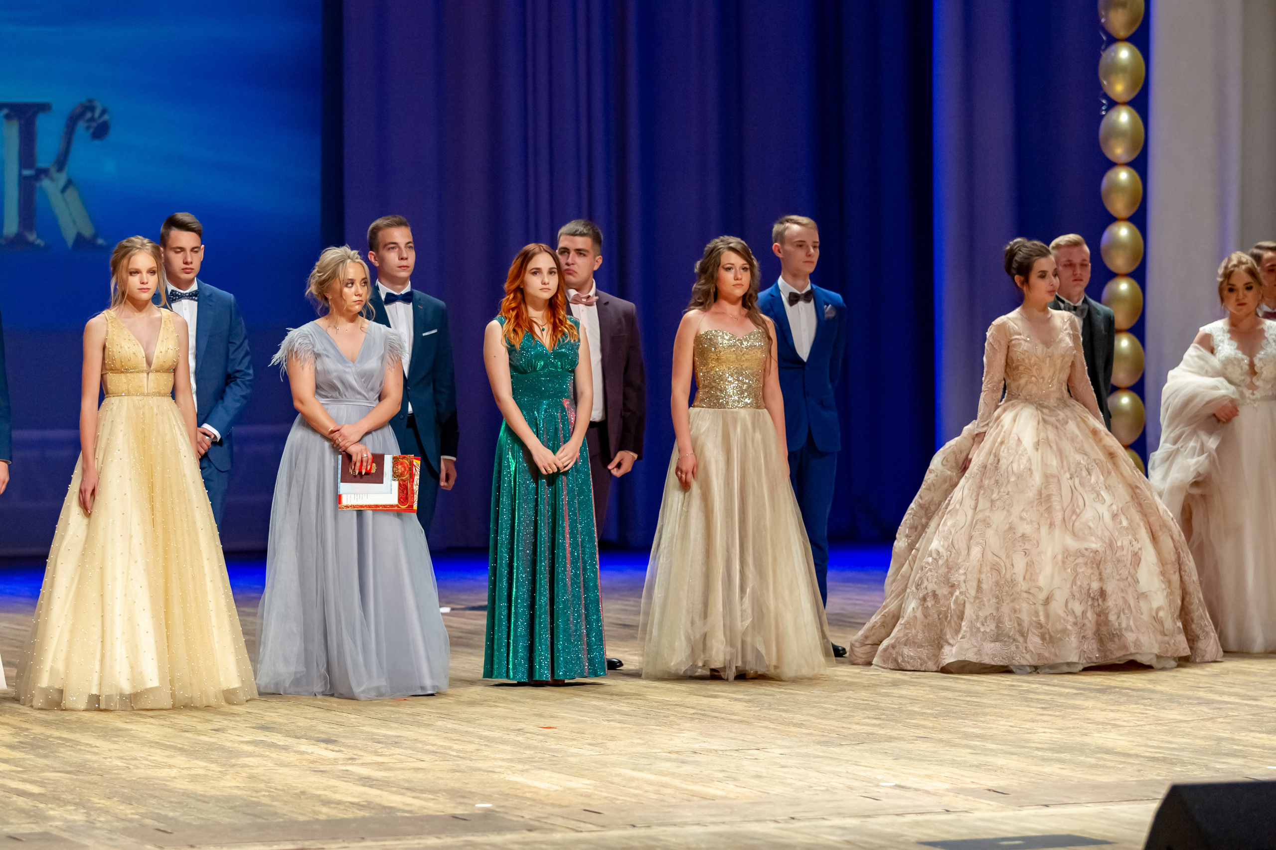 Школьная фото и видеосъёмка. Свадебный фотограф Марина Суворова и видеооператор Олег Петров