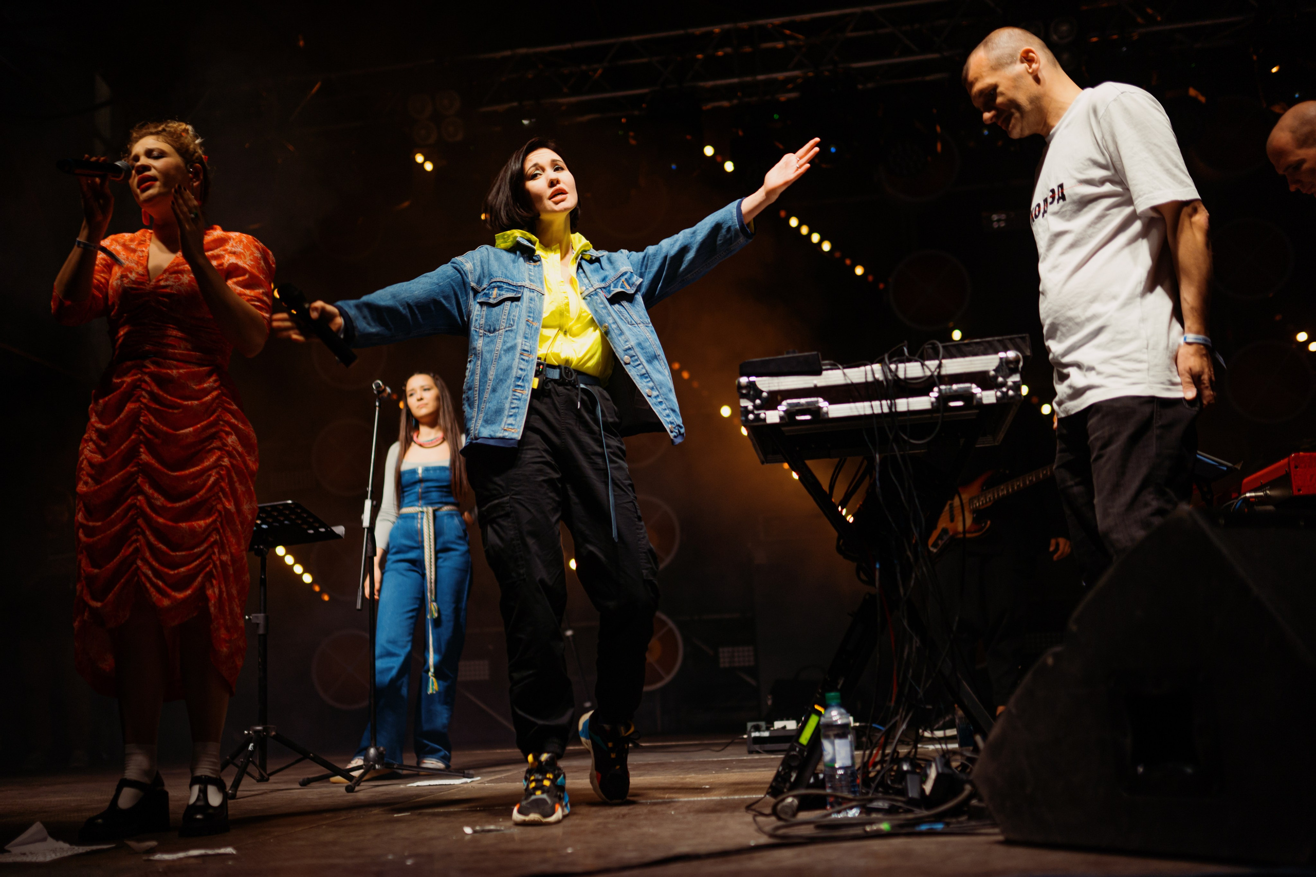 Концерт АИГЕЛ и Zventa Sventana. Евгений Бреча. Коммерческий и бэкстейдж фотограф в Москве