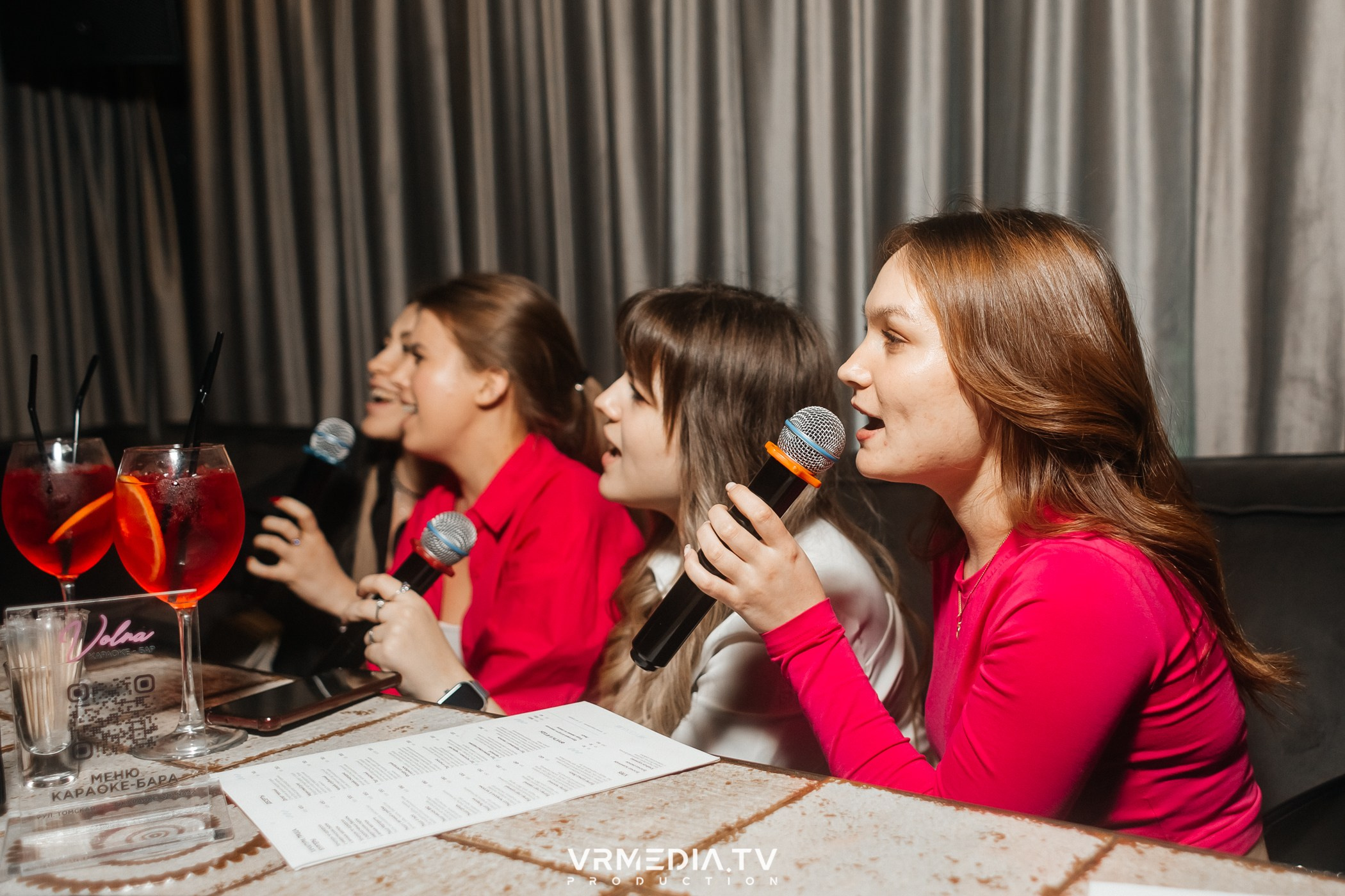 Выходные в караоке-баре «Volna»