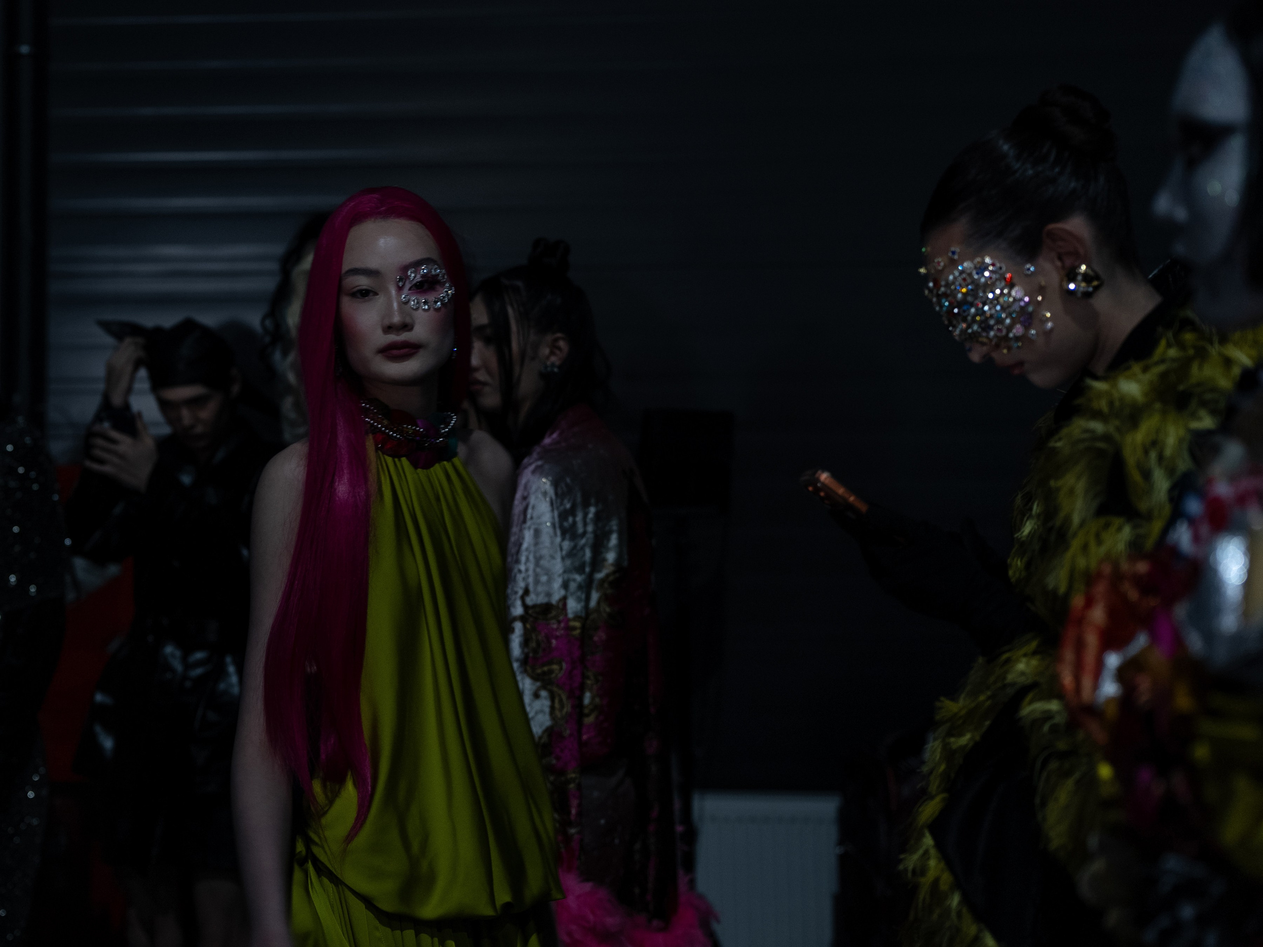 Visa Fashion Week Almaty Pre-Fall 2026 April Backstage Day 2. Сайт Алматинского НЮ АРТ, будуар и фэшн фотографа Дениса Карпенко