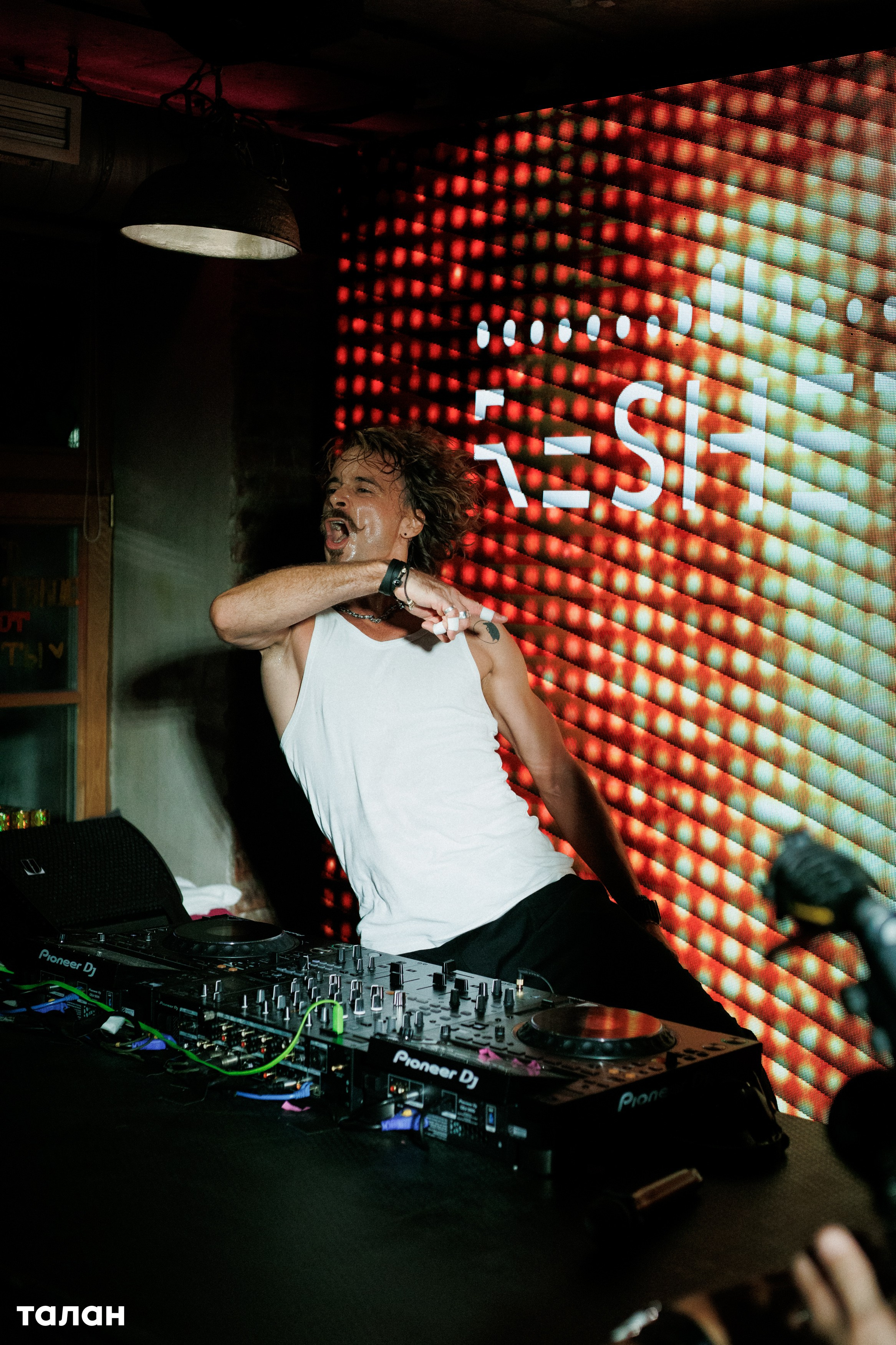 ВИНОТЕКА [бар+магаз] — BIRTHDAY PARTY. СВОИ. ФОТООТЧЕТЫ-СОБЫТИЯ-МЕСТА