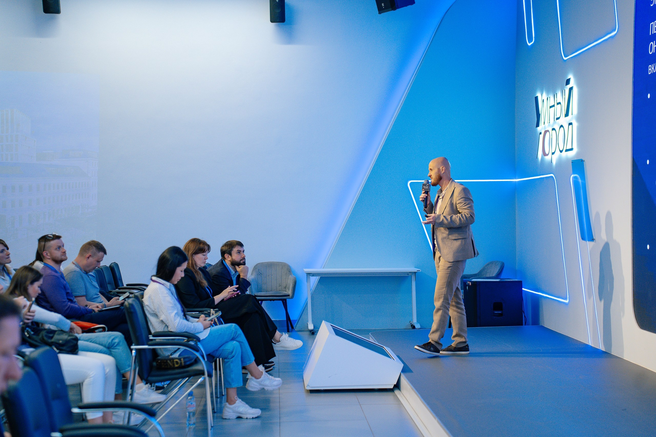 Репортажной фотосъемки на конференции на ВДНХ павильон Умный город