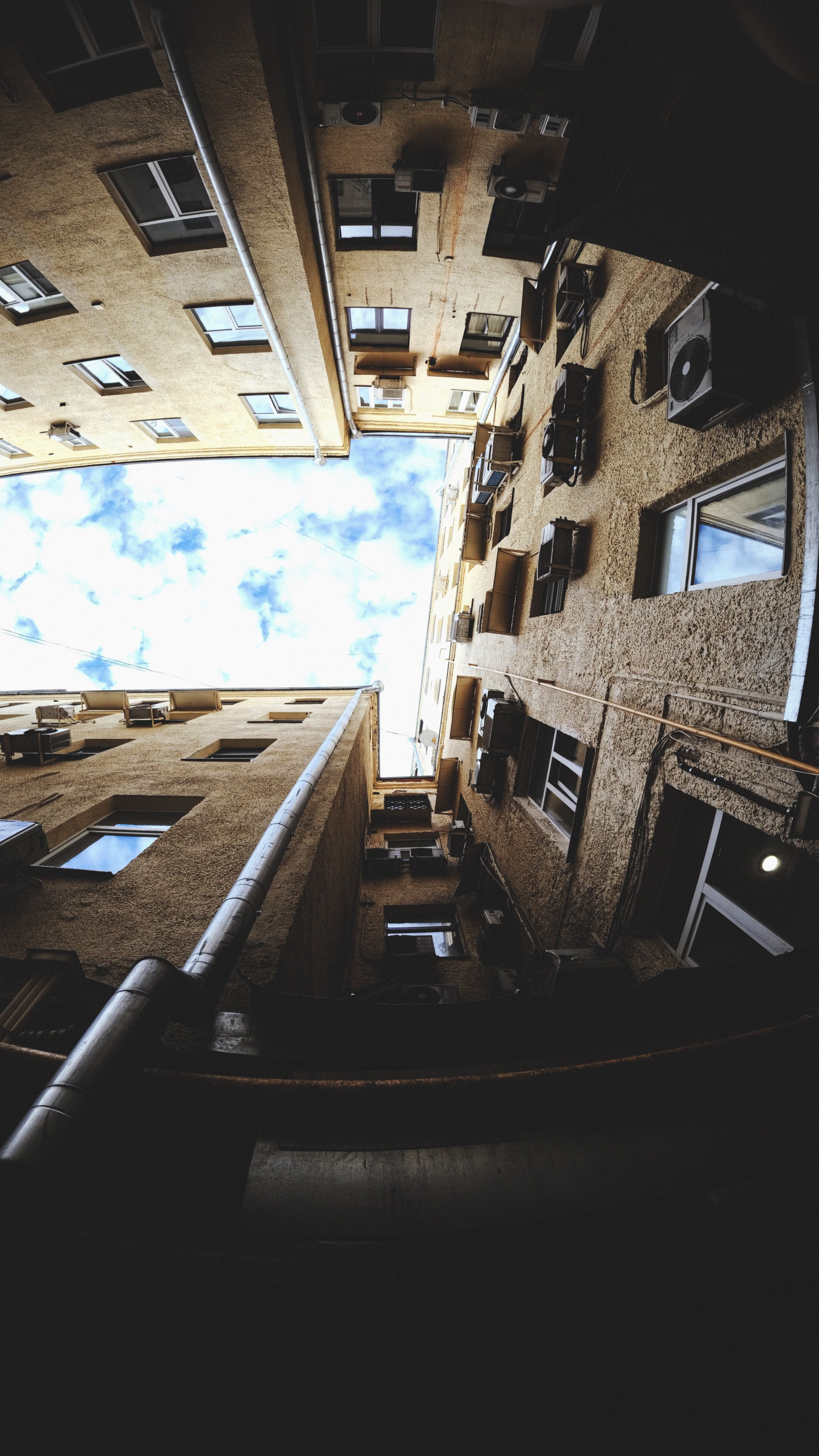 STREET TEST CODE: 002 / Ace Pro II Leica. Street Photographer