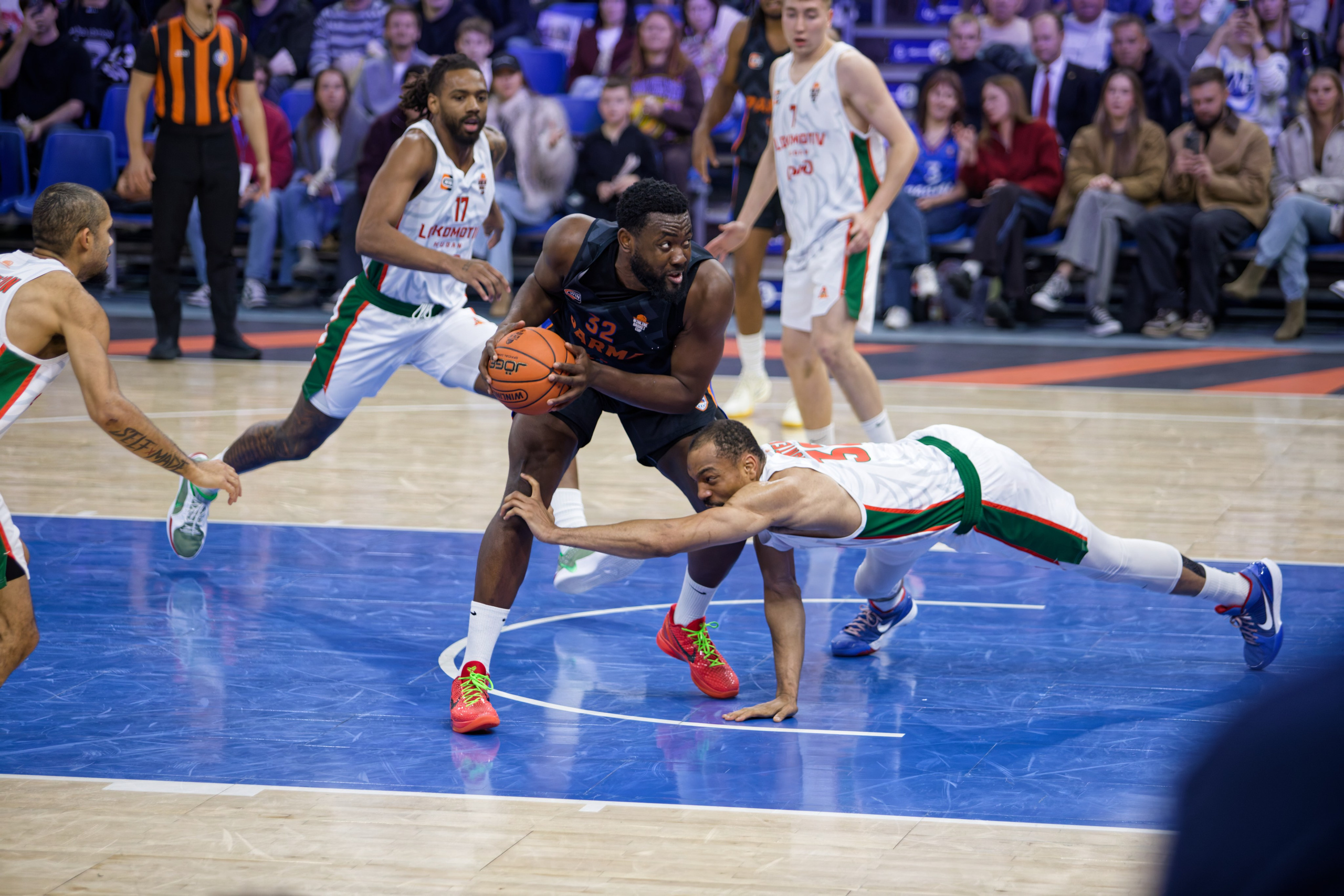 Баскетбол профессиональный. Репортажный и спортивный фотограф в г. Пермь Зильберг Павел
