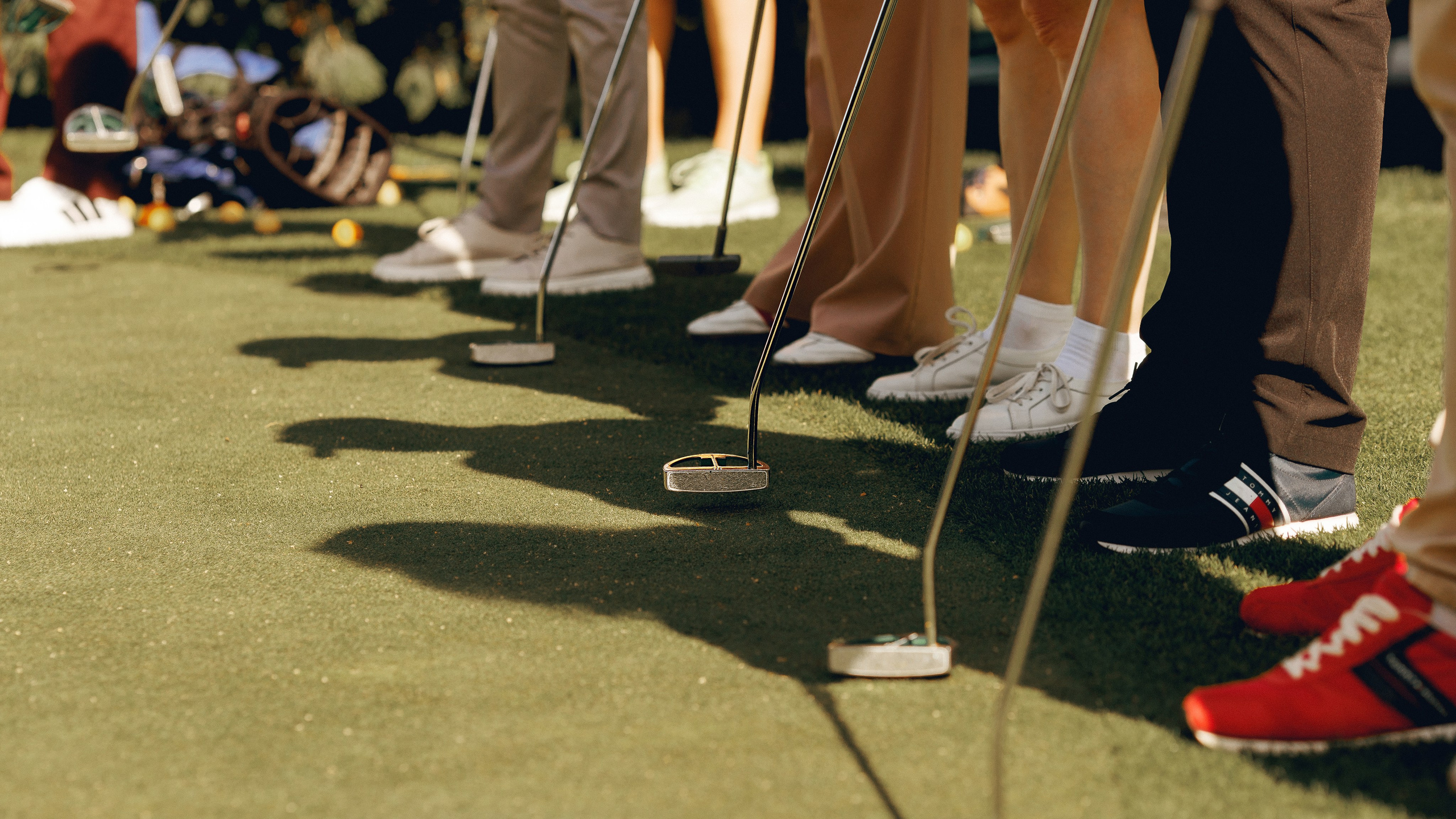 Идеи для корпоративных развлечений - игра в гольф в центре Москвы.