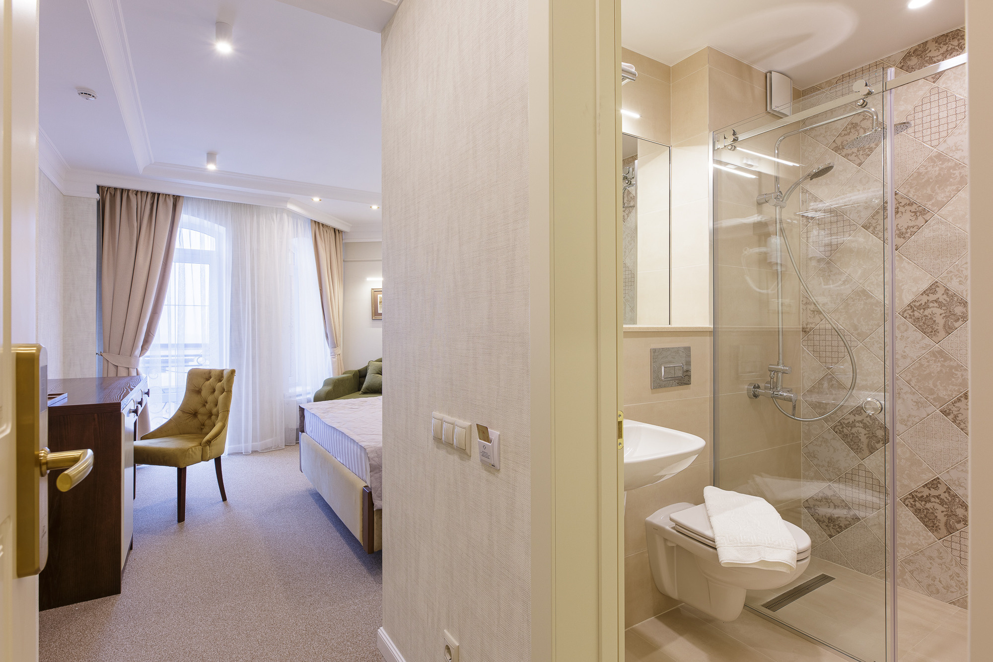 Renatphoto-Профессиональная  фотосъёмка интерьеров для отелей и апартаментов. Профессиональная фотосъёмка интерьеров, предметная фотосессия еды для меню г. Анапа