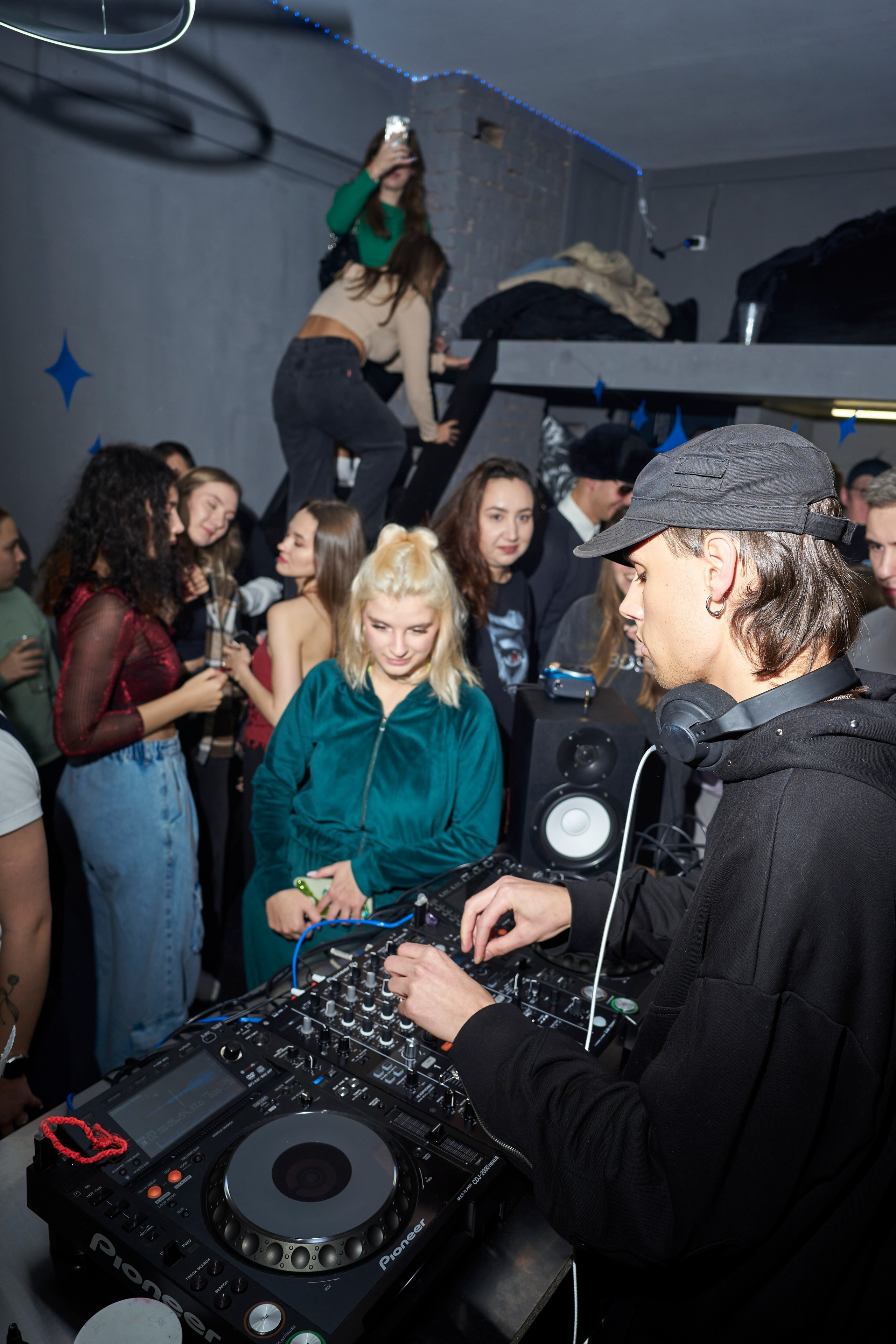 4DJ. Коммерческий и репортажный фотограф в Санкт-Петербурге — Туся Сушка