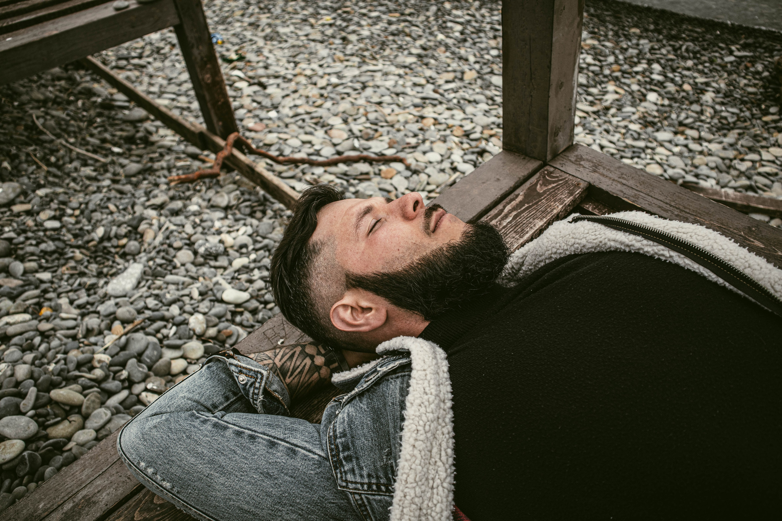 О. Уличный фотограф Города N