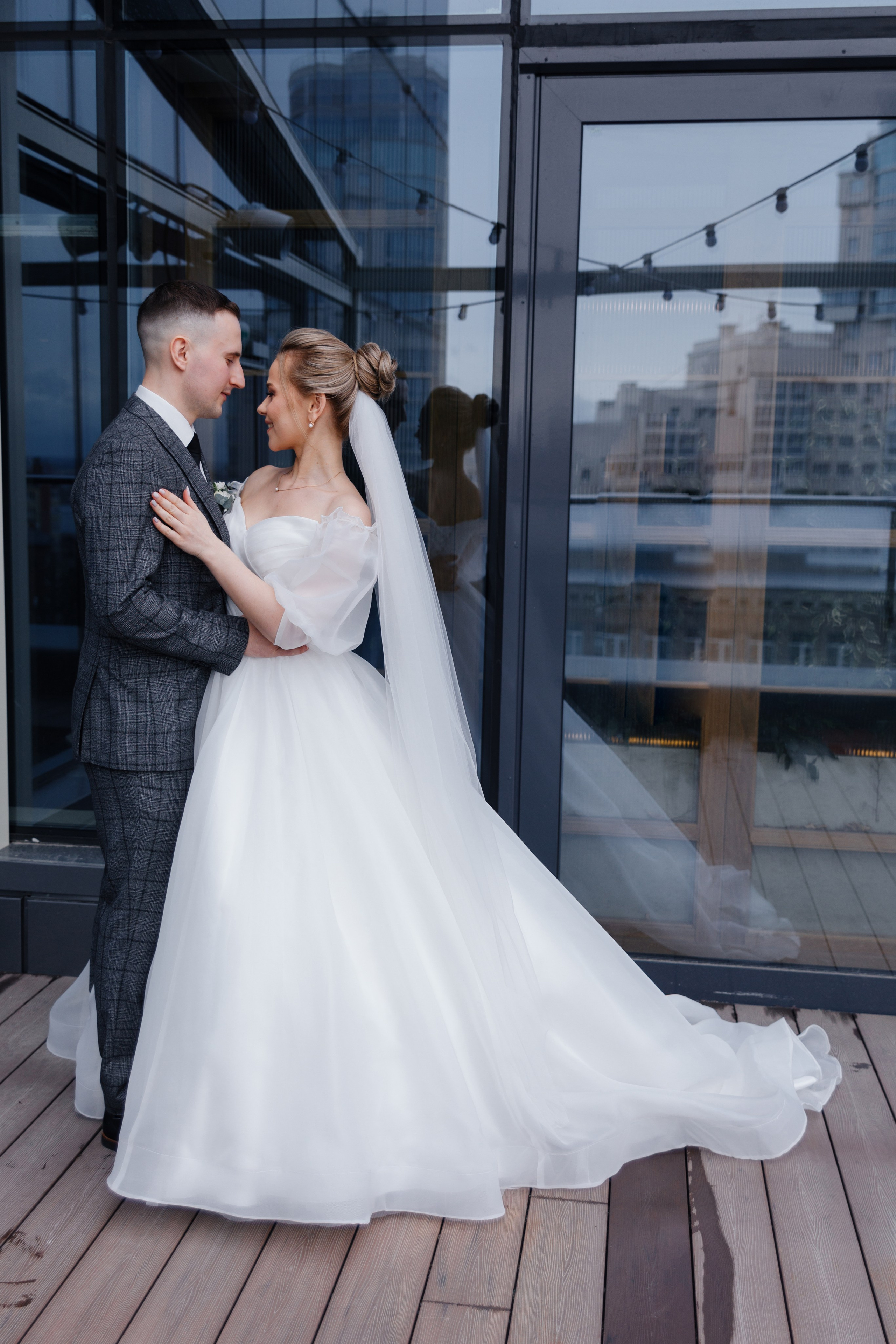 Апрельская история. Главная