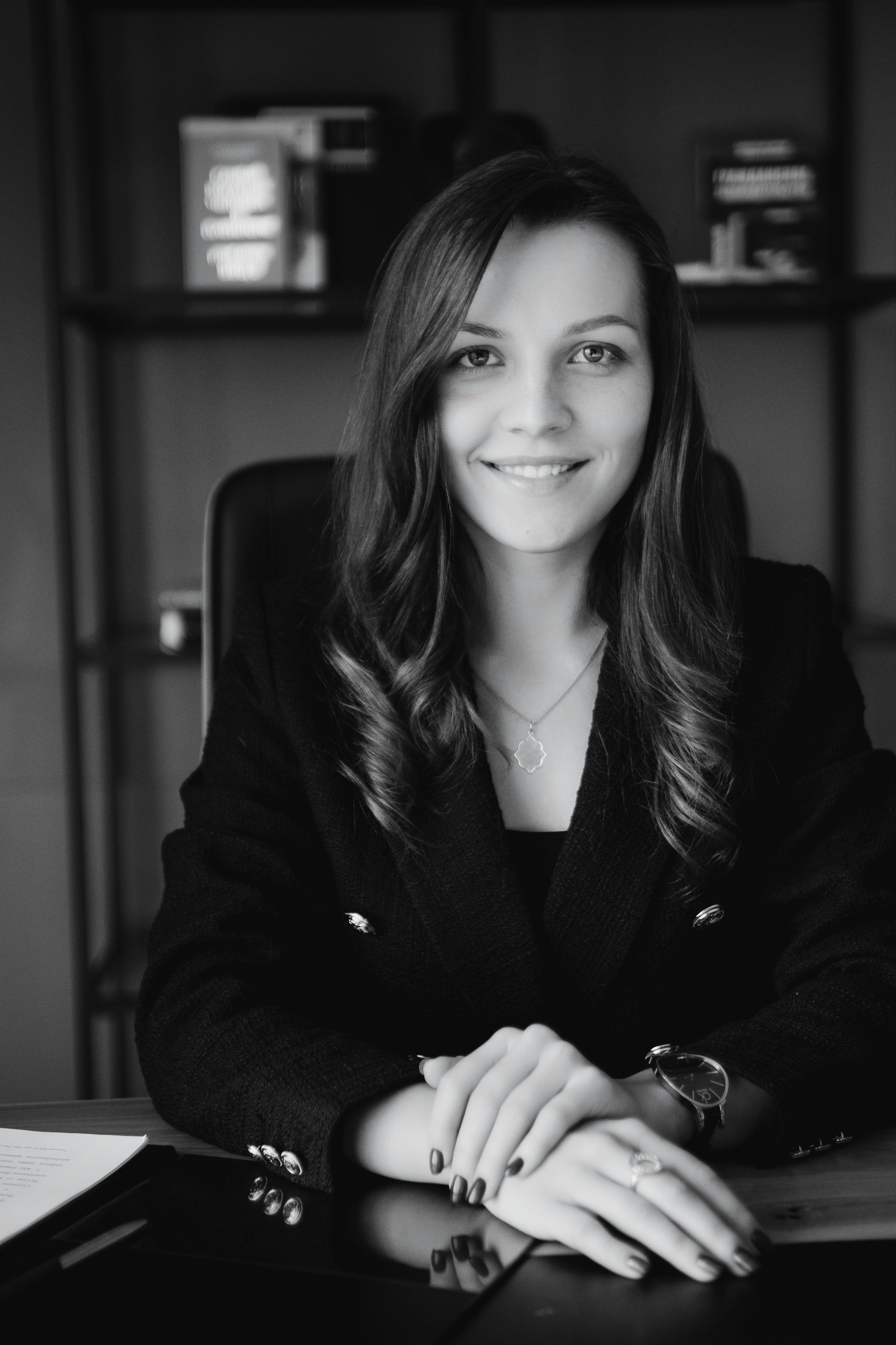 Портреты. Портреты и репортажные съемки с душой: ваш уникальный момент в объективе Руфата, профессионального фотографа Алматы