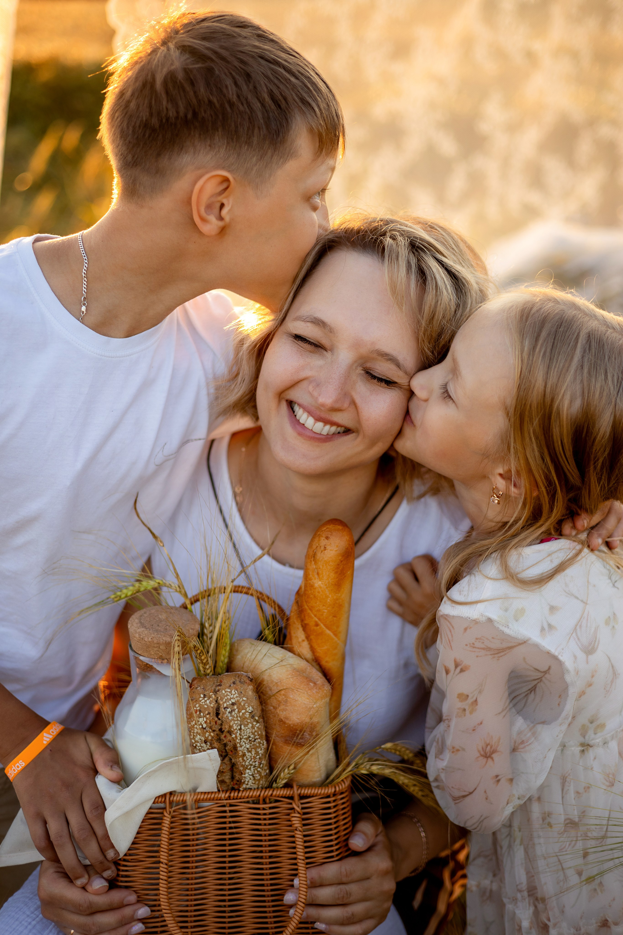 Семейная съемка в пшенице. Фотограф Ульянкина Мария