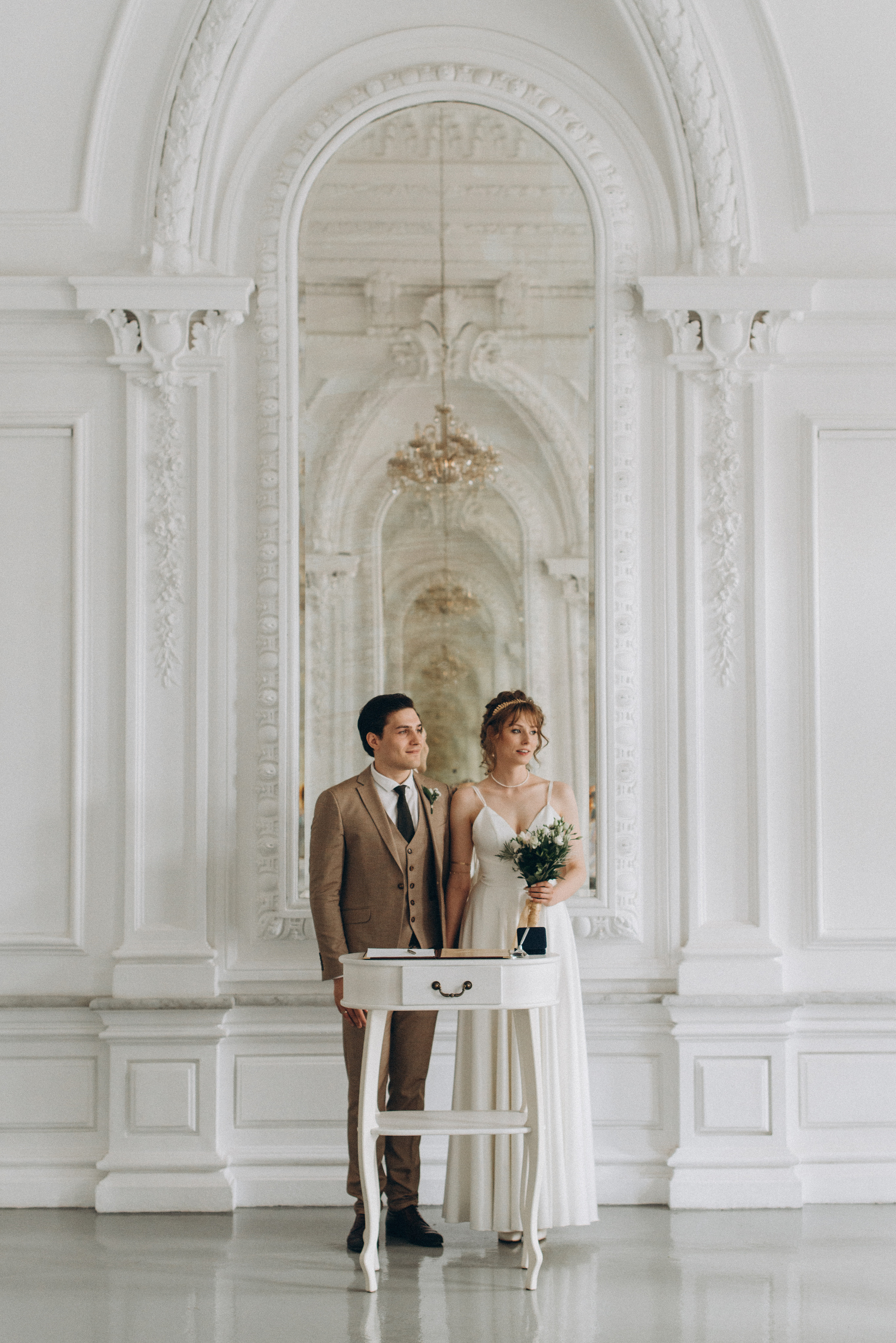 Регистрация брака в Особняке Спиридонова. Фото молодоженов