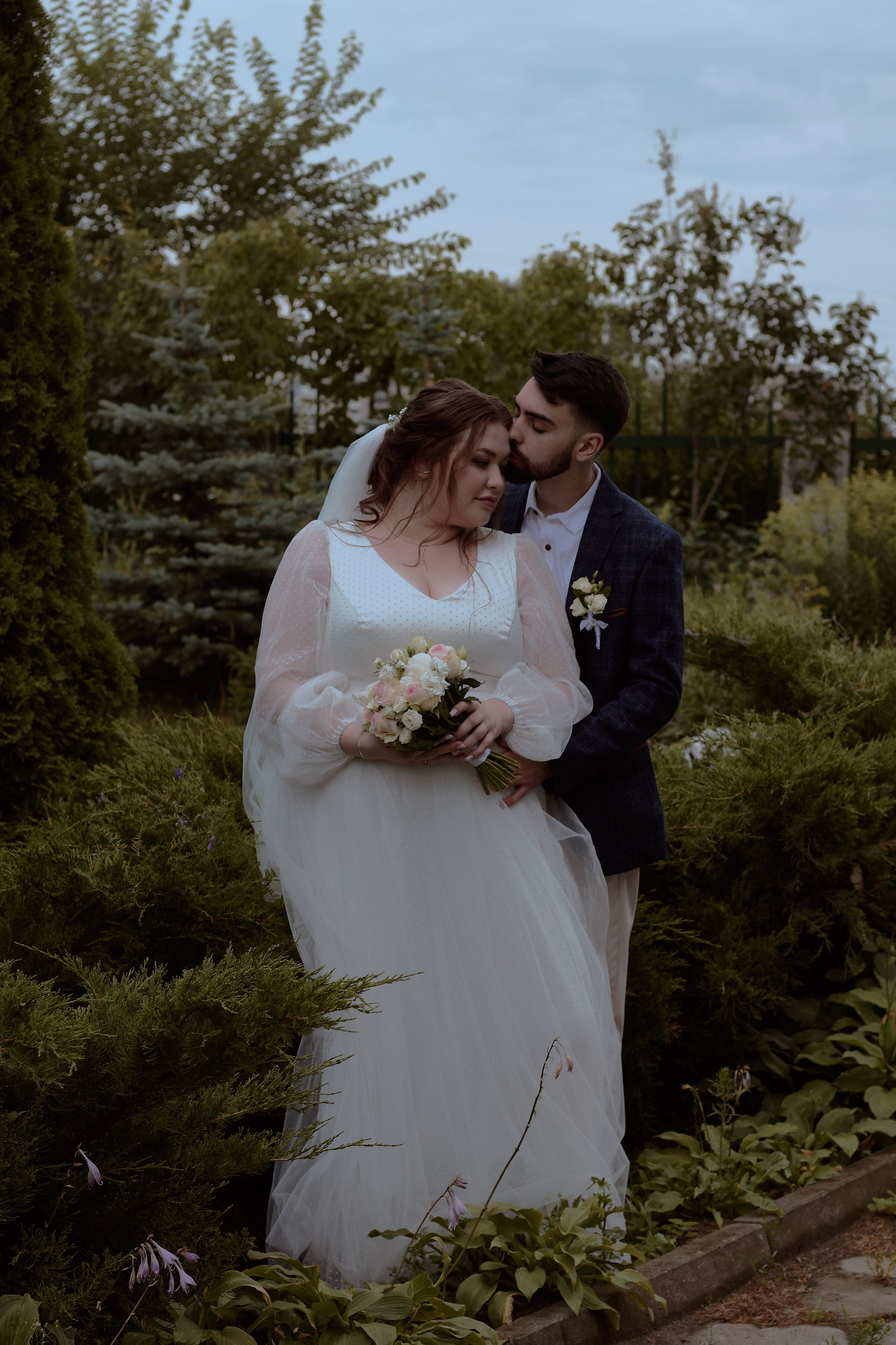 Виктория и Даниэль. Владимирский храм. Фотограф лавстори Москва/МО Приятелева Ангелина