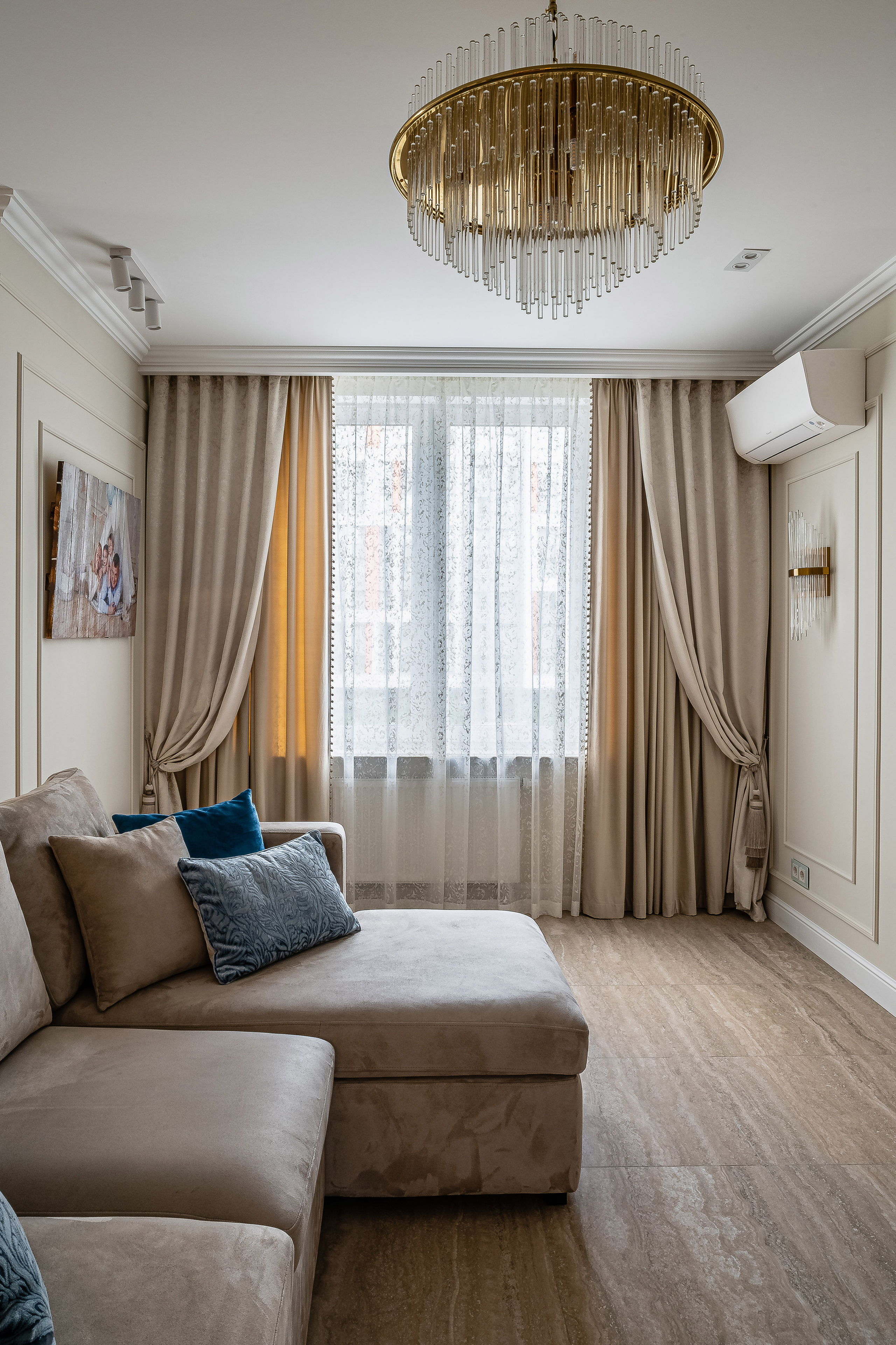 Шторы на заказ в современном классическом интерьере