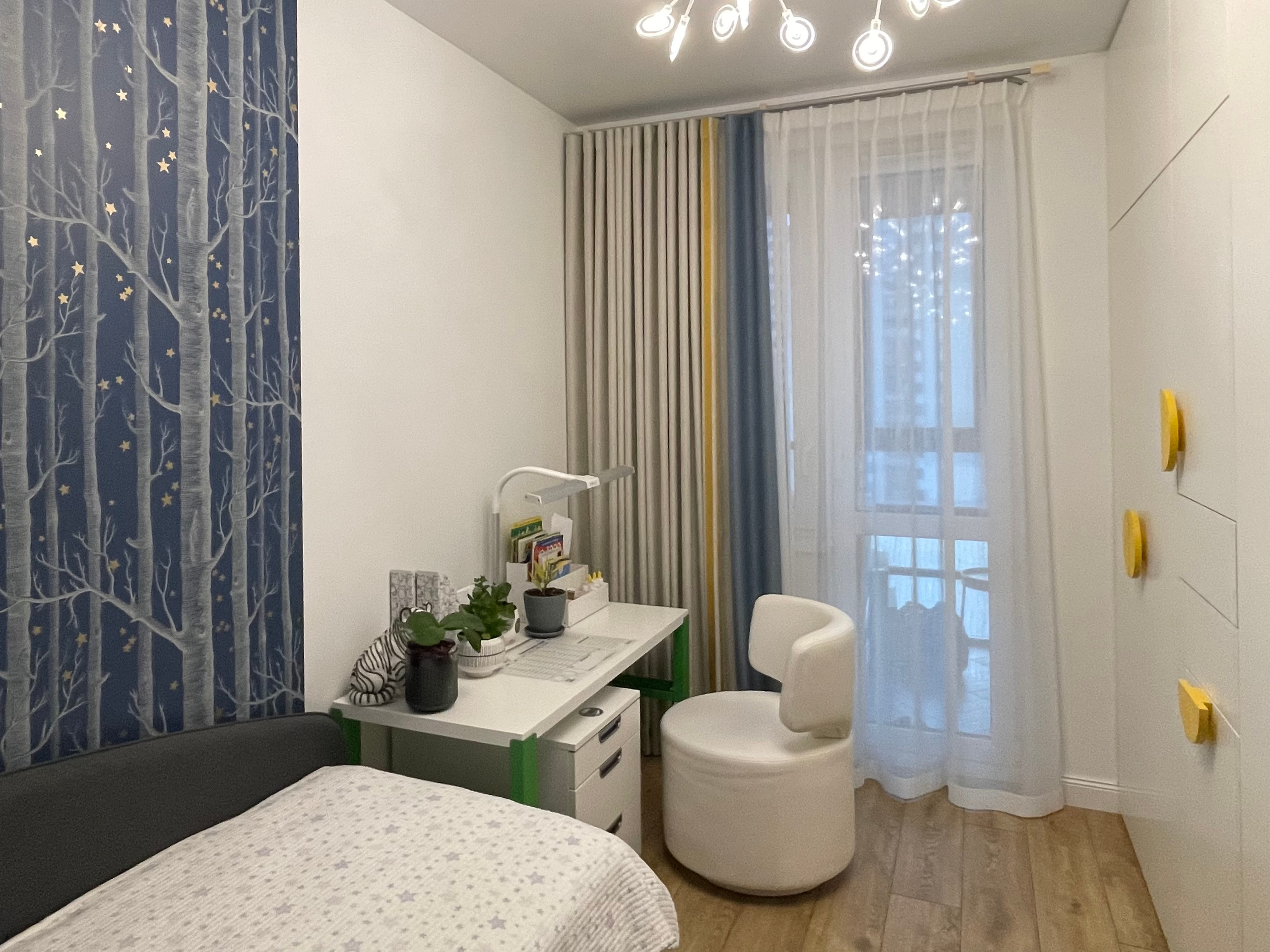 Детские шторы заказать в СПБ. Шторы на заказ в СПб. Выезд дизайнера, карнизы, жалюзи и рулонные шторы