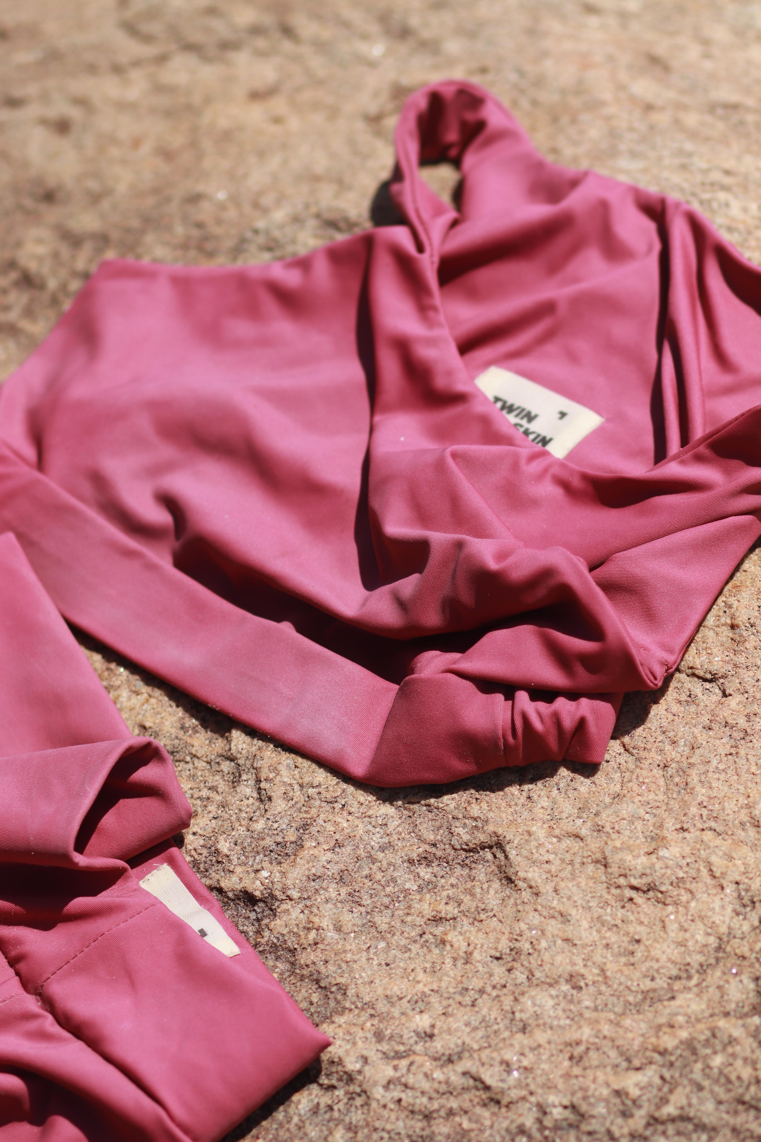 Коллекция купальников для серфинга. Фотограф на Шри-Ланке