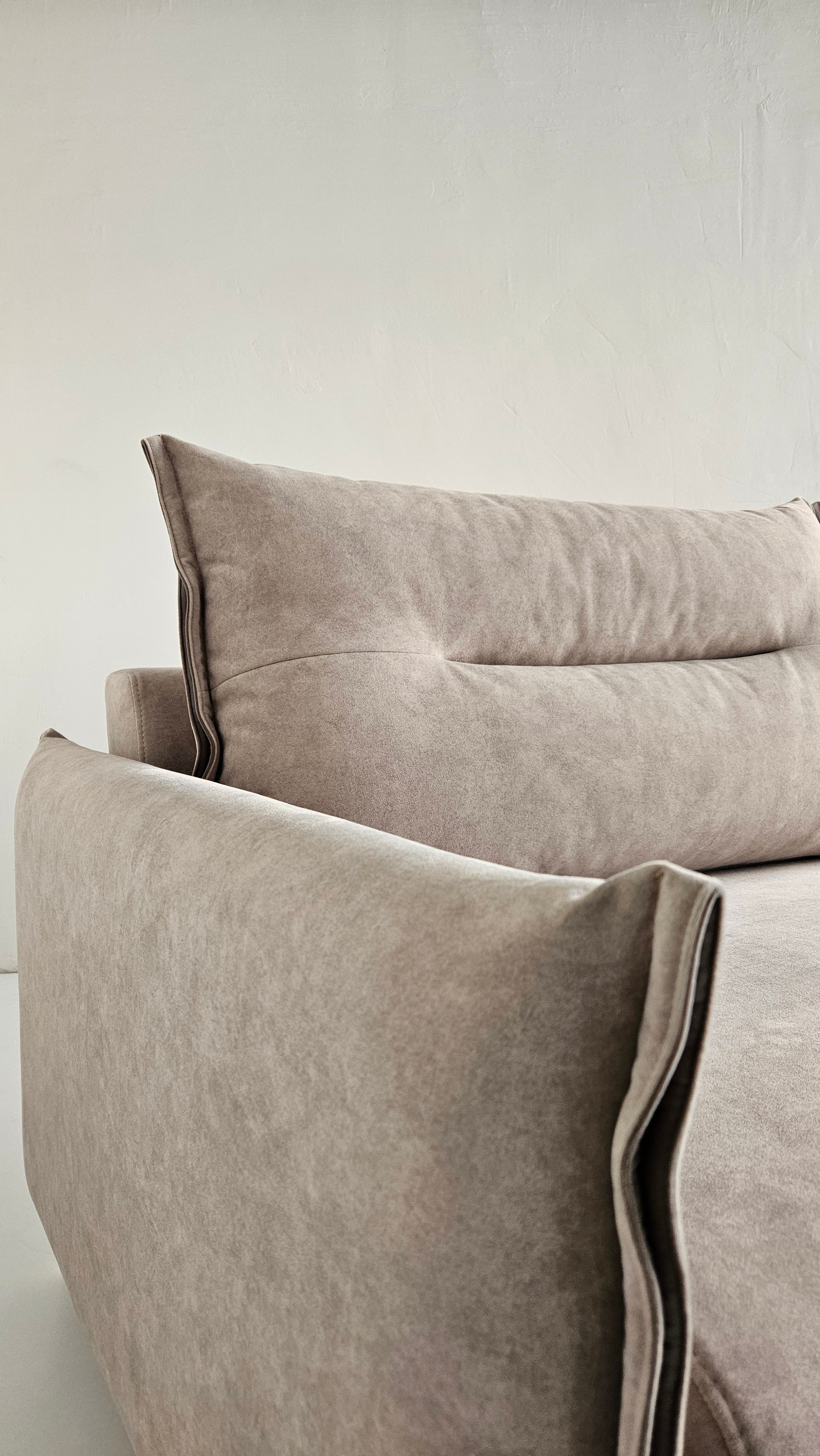 Диван на заказ Изготовление мягкой мебели. Студия интерьерных решений SUNHOUSE. Натяжные потолки, шторы, текстиль