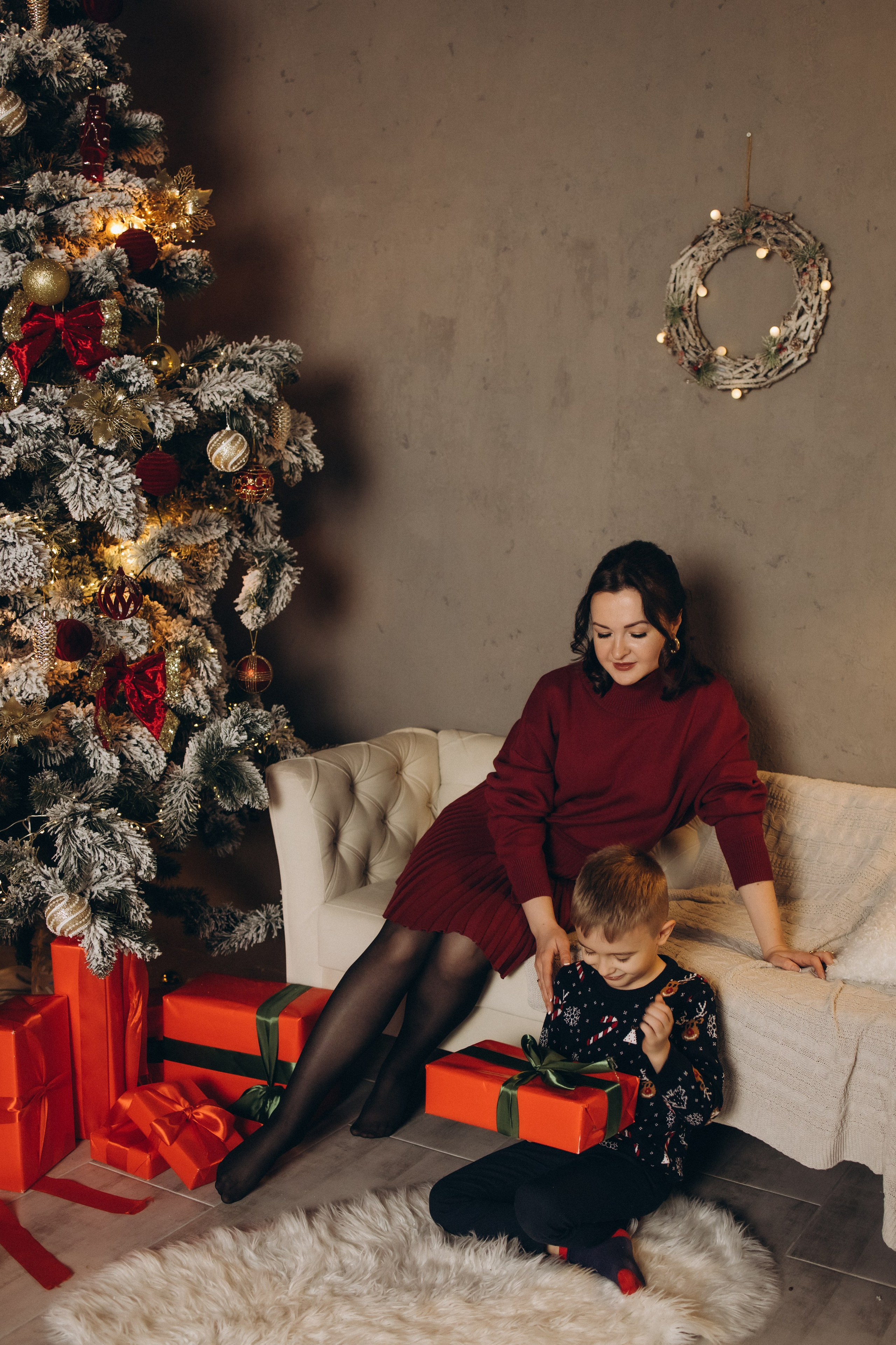 Новогодняя семейная студийная фотосъемка (29.12.2024)г.Обнинск (Калужская обл.). Надежда Стар семейный и церковный фотограф в Жукове и Калужской области