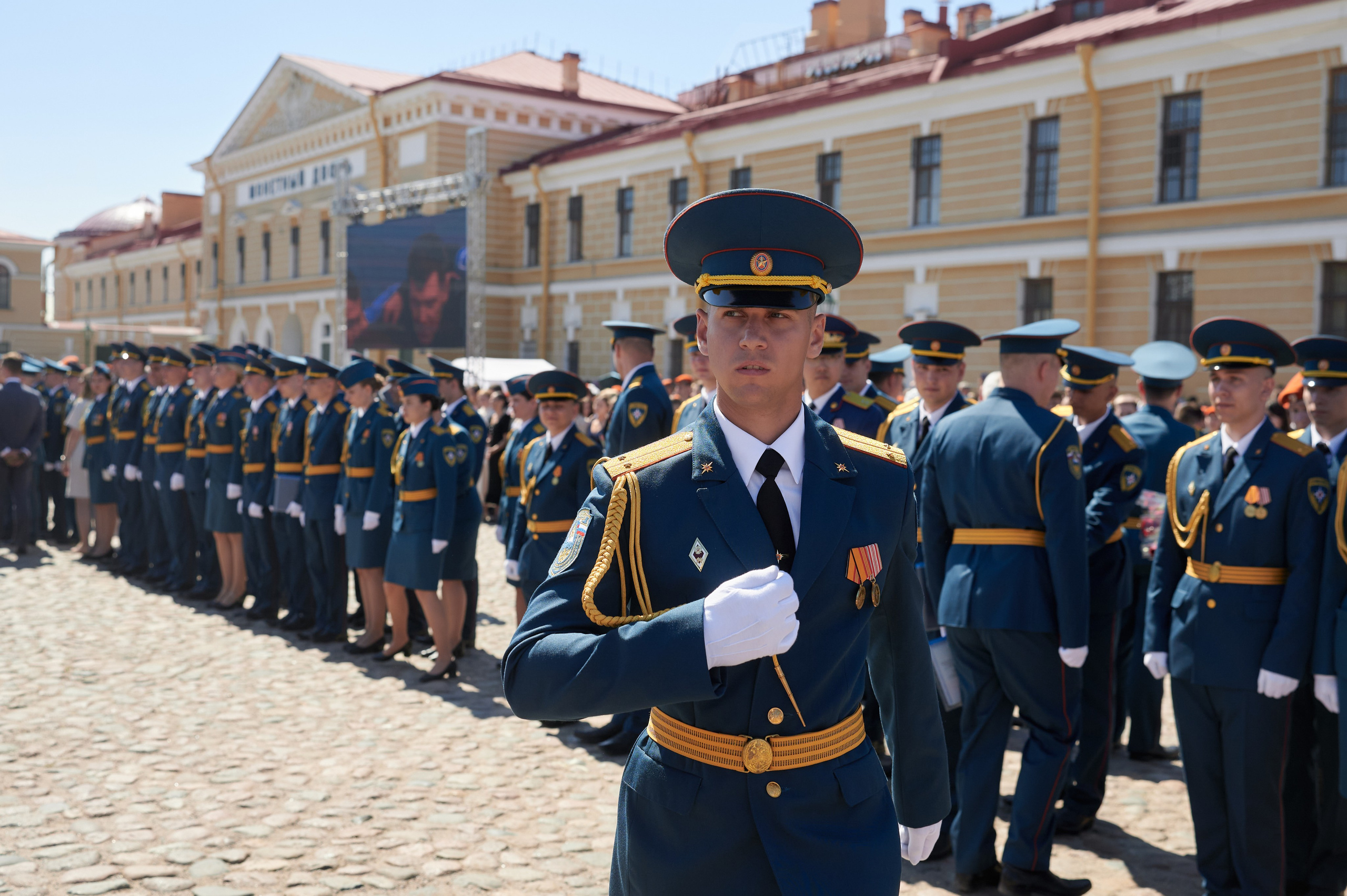 Репортажная съёмка выпускных в СПб | Фотограф на выпускной 9 и 11 класса