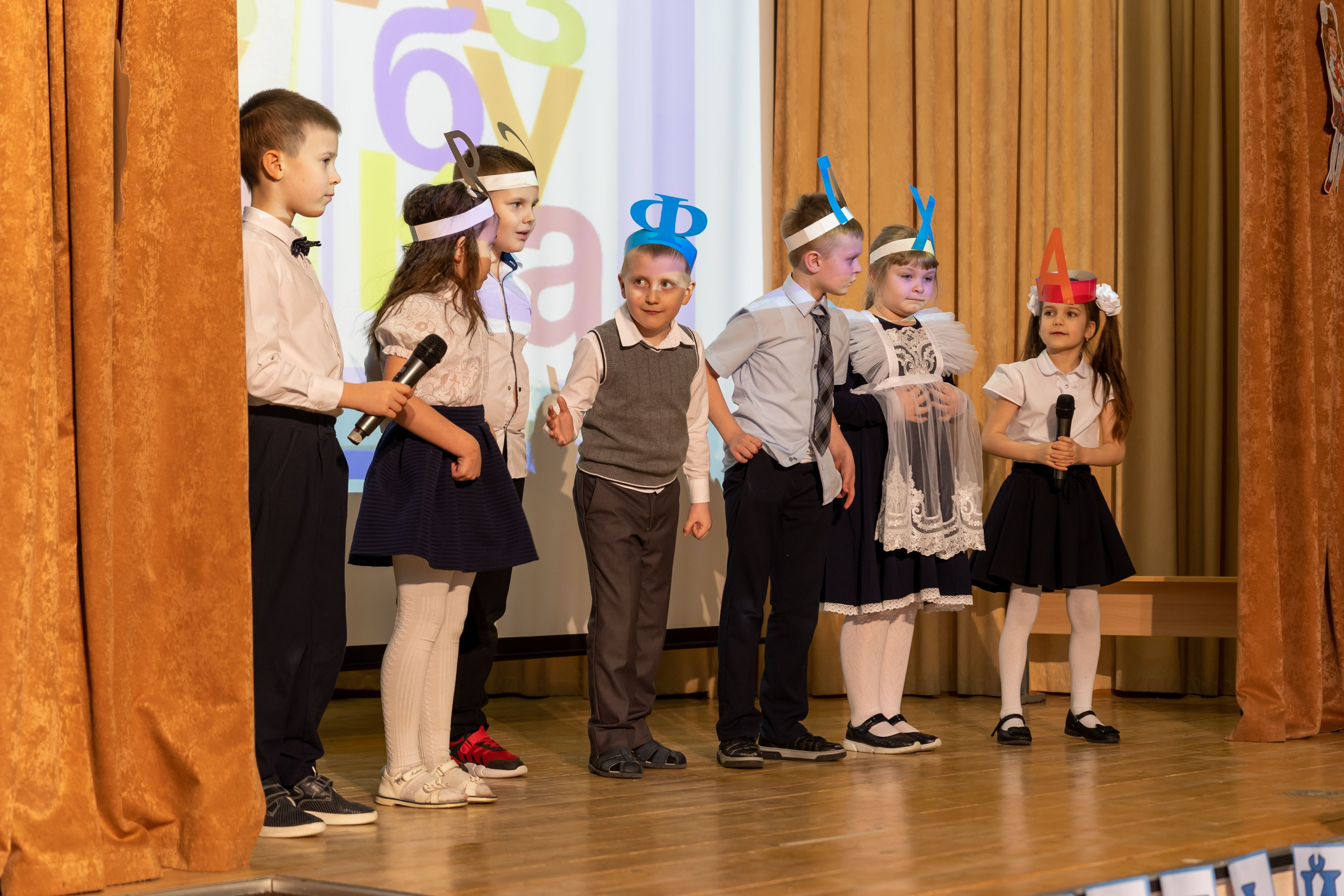 Праздник в школе. Школьный и детсадовский фотограф Москва. Детский фотограф