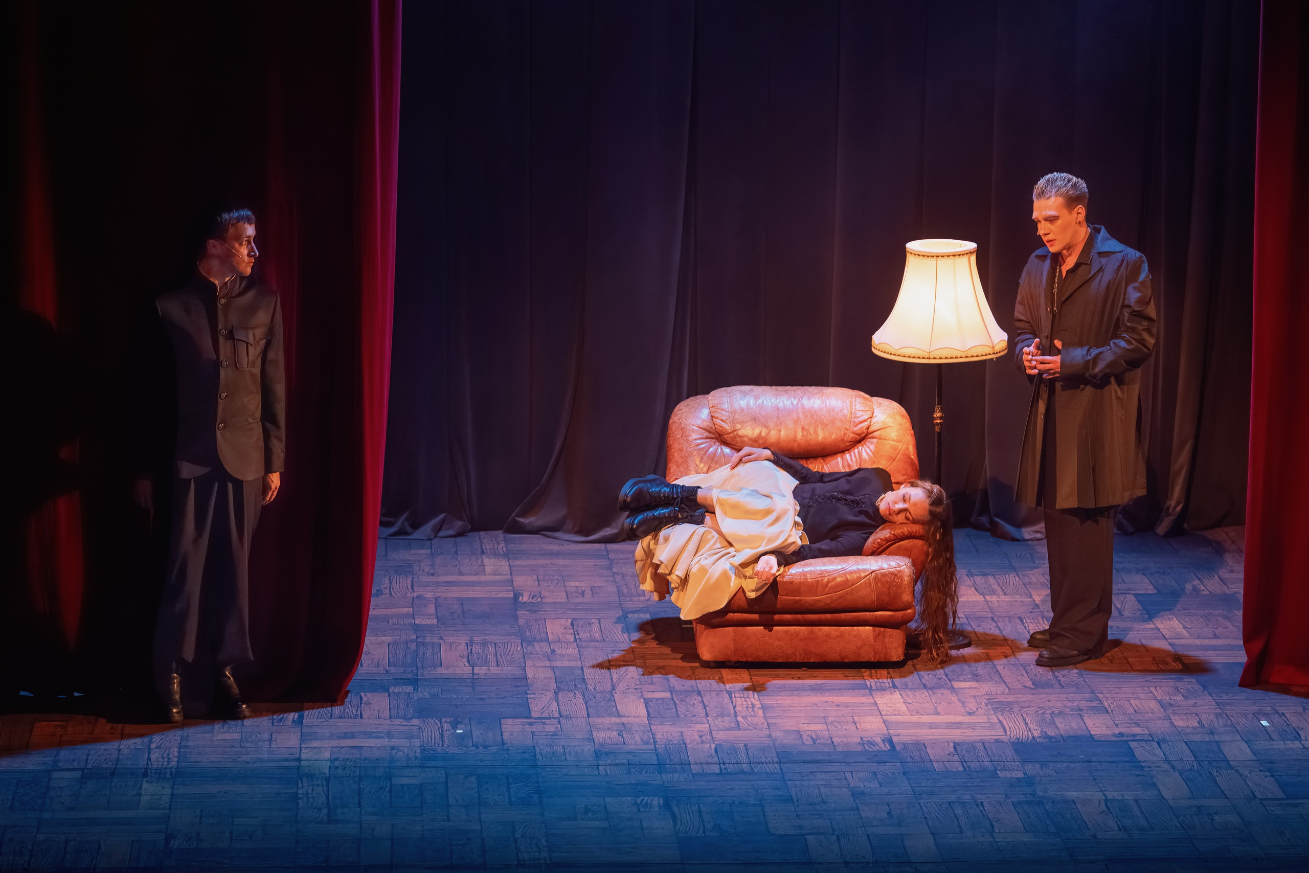 Театр на Таганке: Гамлет. Сайт фотографа Сергея Абрамова