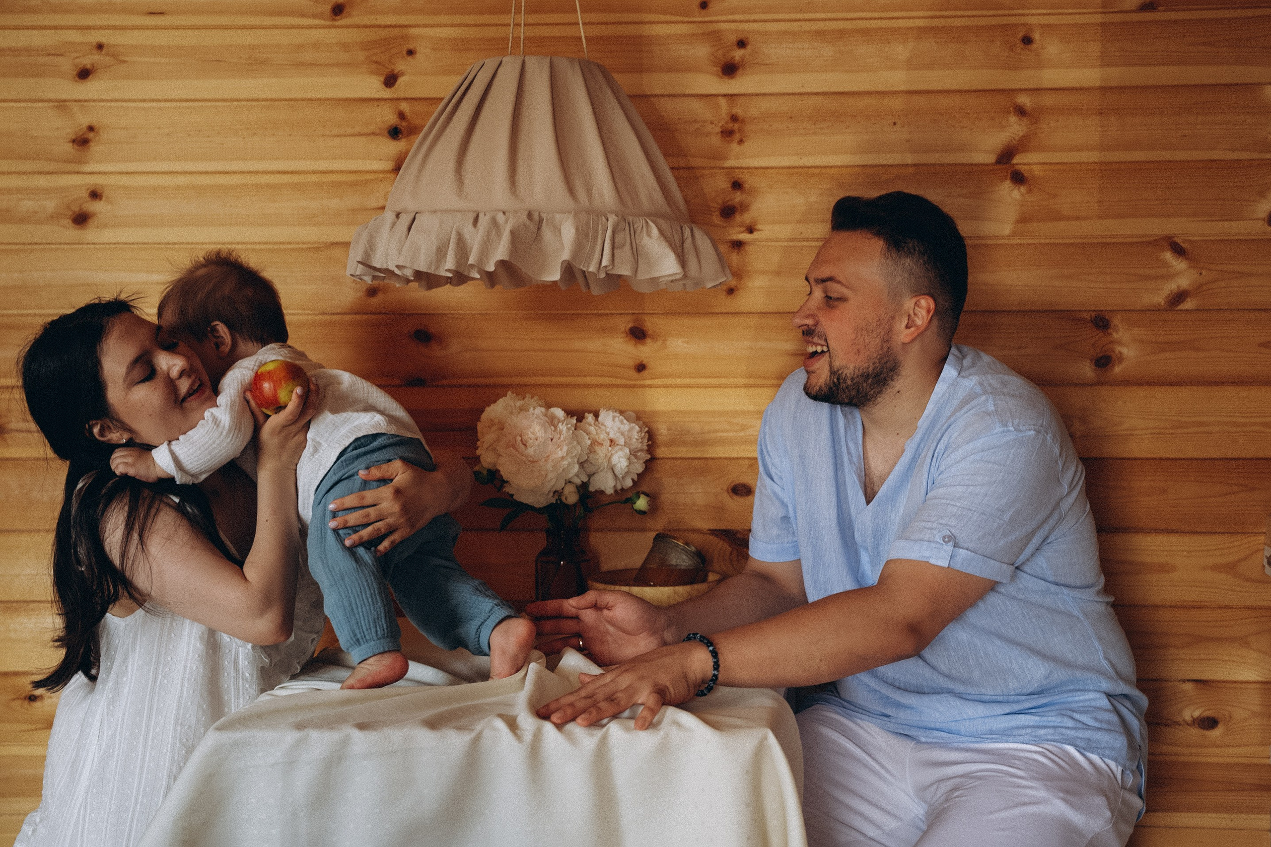 Семейная за городом на даче. Семейный свадебный фотограф Екатеринбург Первоуральск Шарнина Алёна