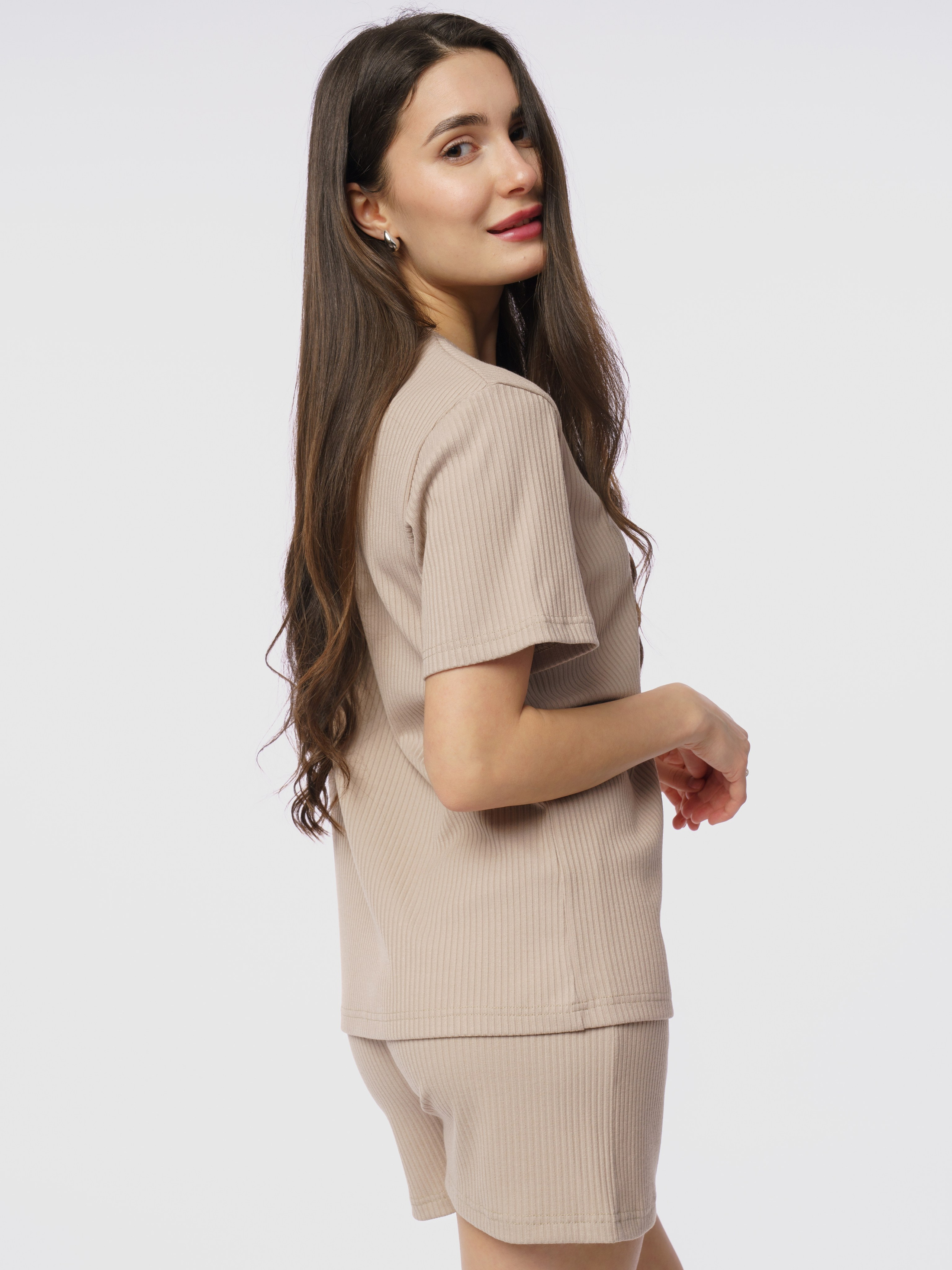 Анна, 40-42 р-р, рост 168. KED Production — продакшн из СПб. Создаём фото, видео и контент, который помогает брендам и селлерам продавать больше