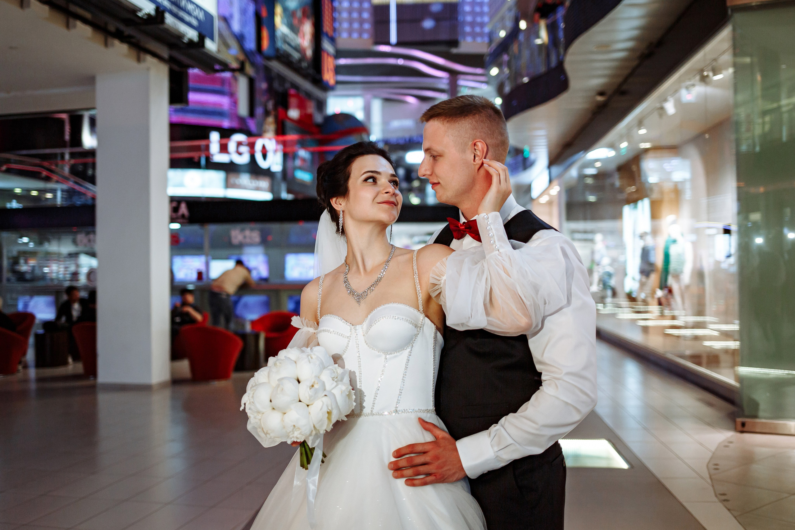 ЗАГС в ТЦ Вегас Крокус сити, регистрация брака, фото, видео. Свадебный фотограф Москва и МО Сергей Киржаев