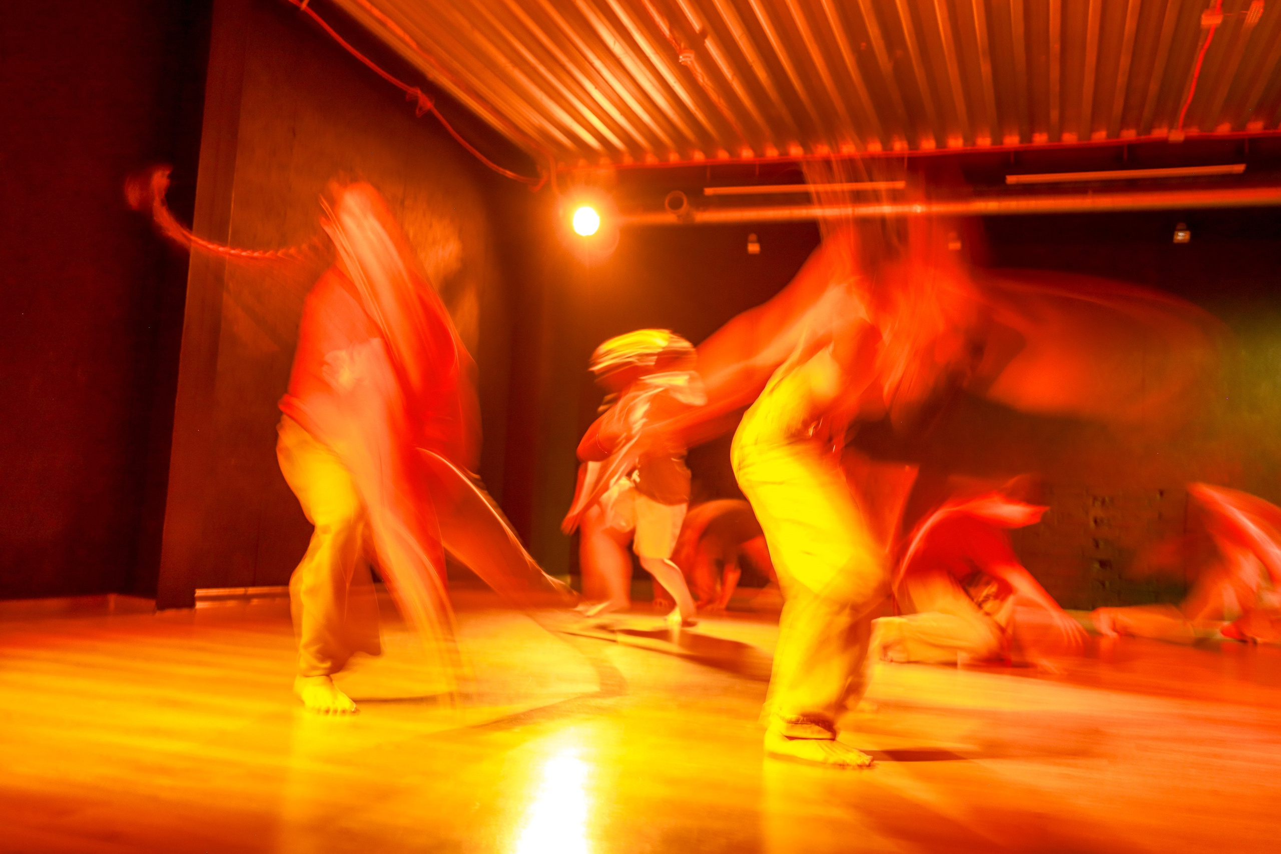 Современный показ Подземка. Небесные ласточки. Фотограф Юлия Мальцева