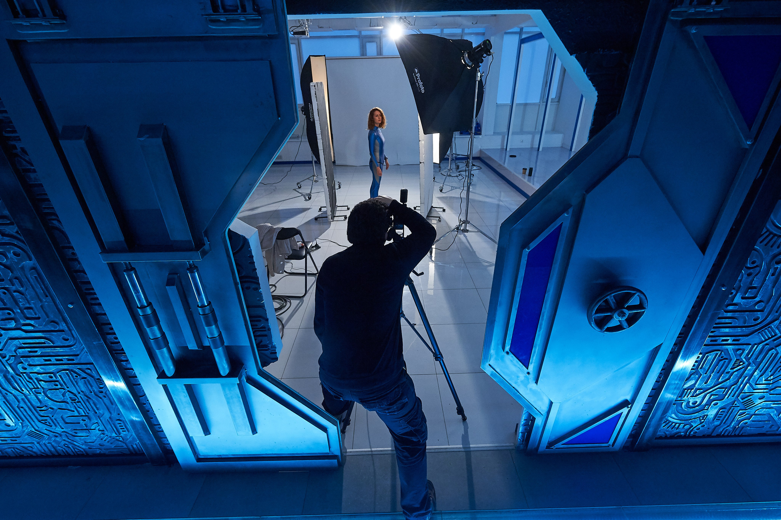 BACKSTAGE. Www.apowerstudio.com