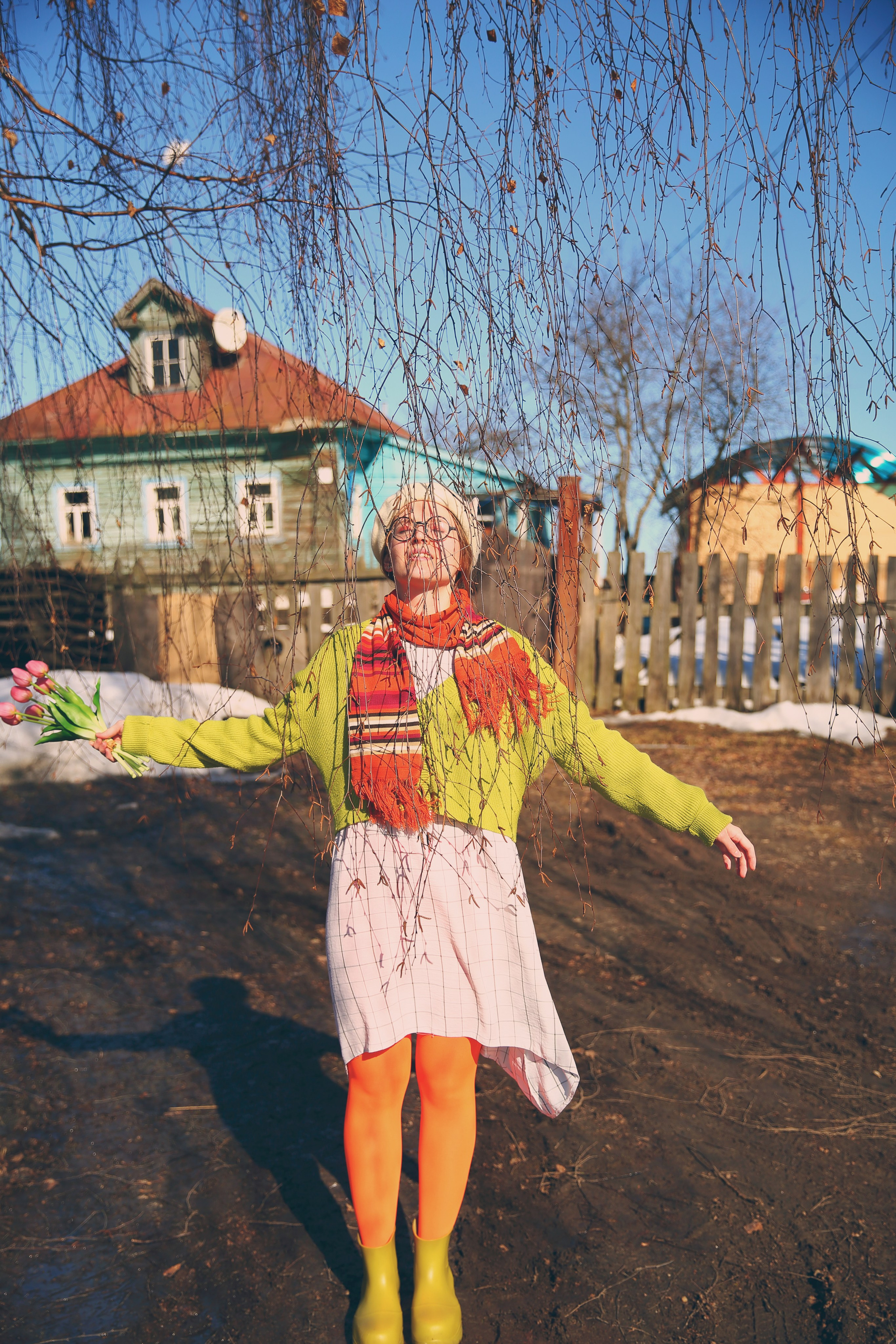 Весенняя фотосессия девушки на природе. Свадебный и репортажный фотограф в Ярославле и Санкт-Петербурге Роман Микрюков