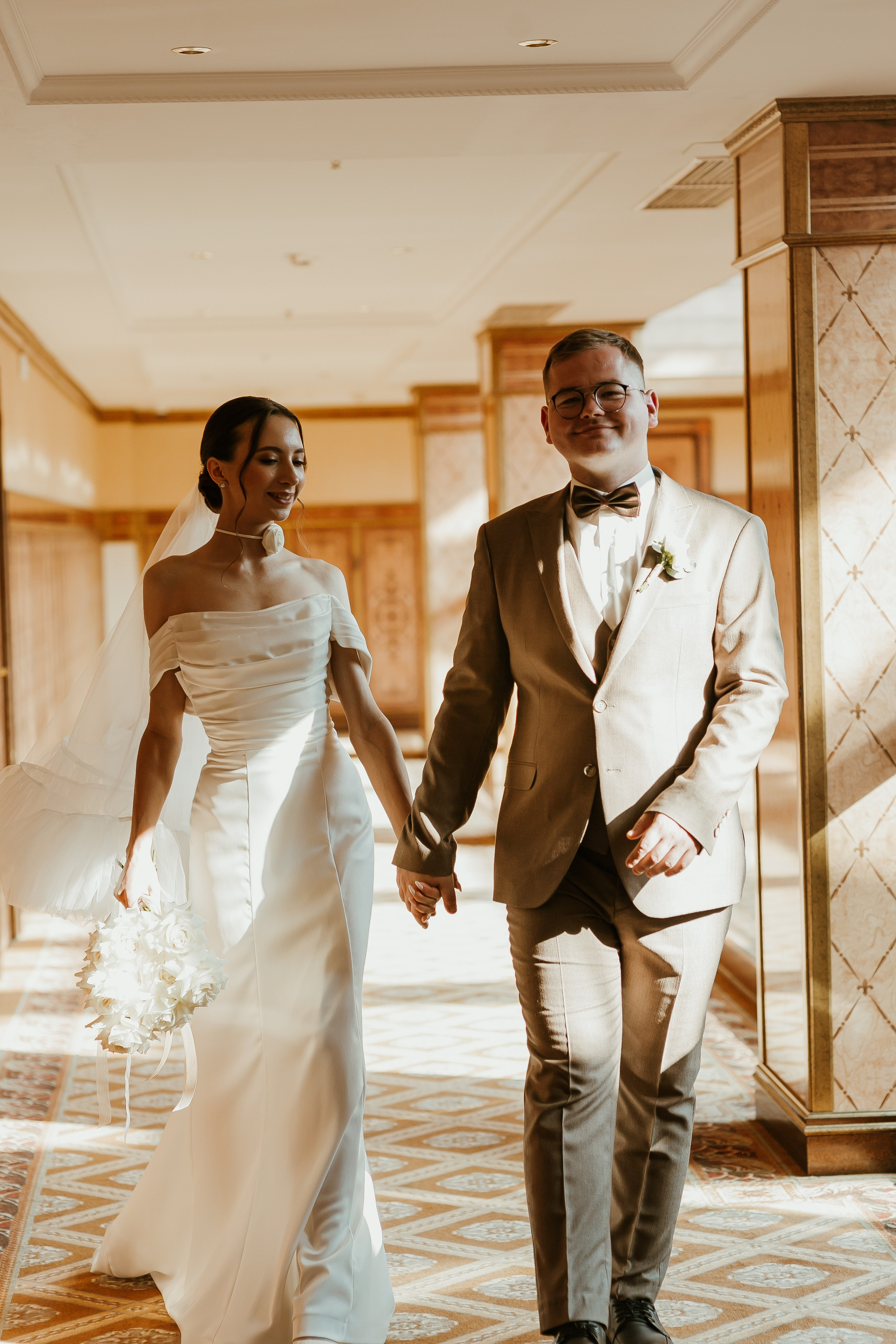 Свадебная осенняя фотосессия Ивана и Лидии в городе. Свадебный и репортажный фотограф в Ярославле и Санкт-Петербурге Роман Микрюков