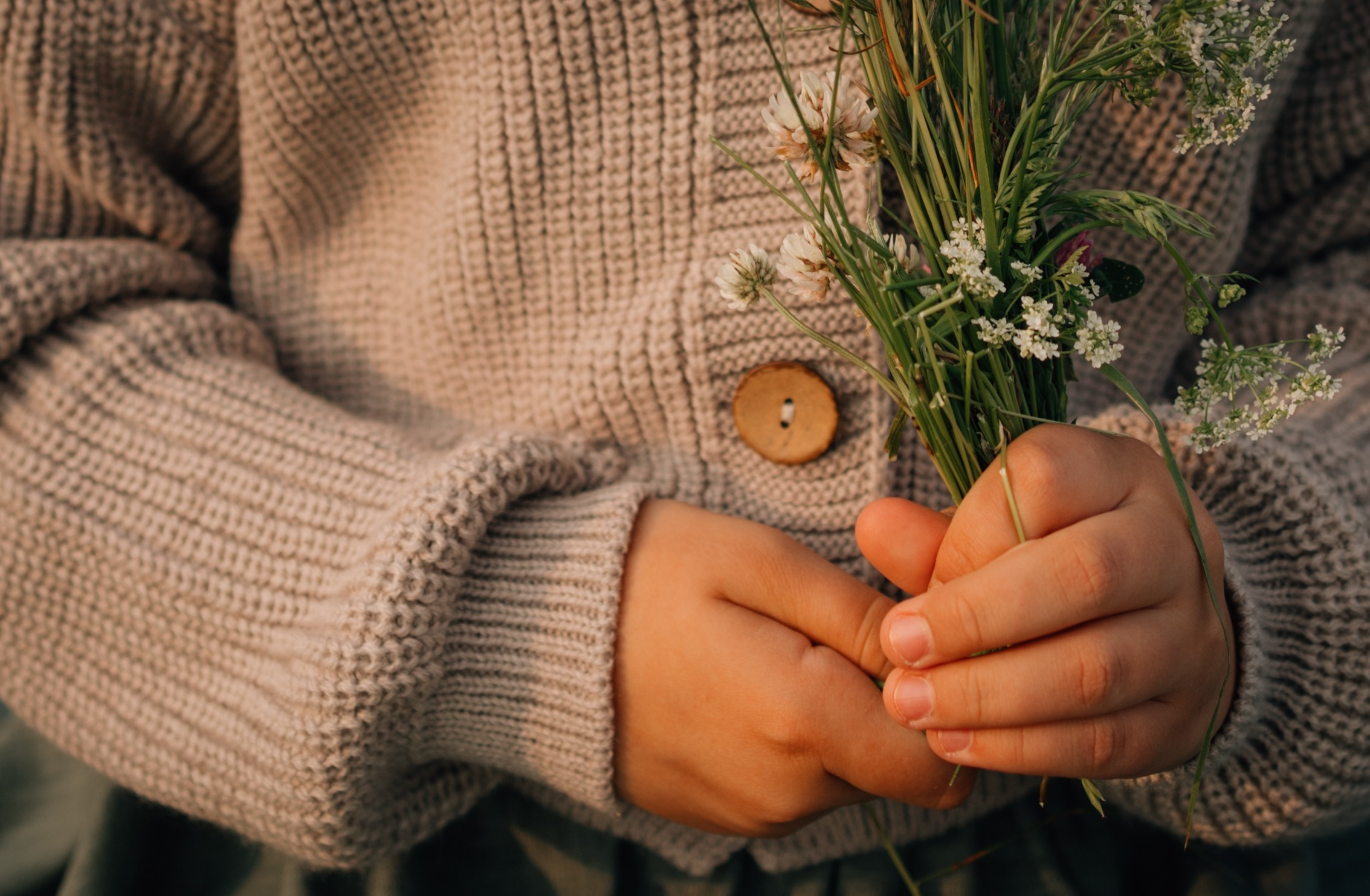 Анна, Марчелло, Настенька и Влада в поле. Фотограф Москва Светлана Кирюшина