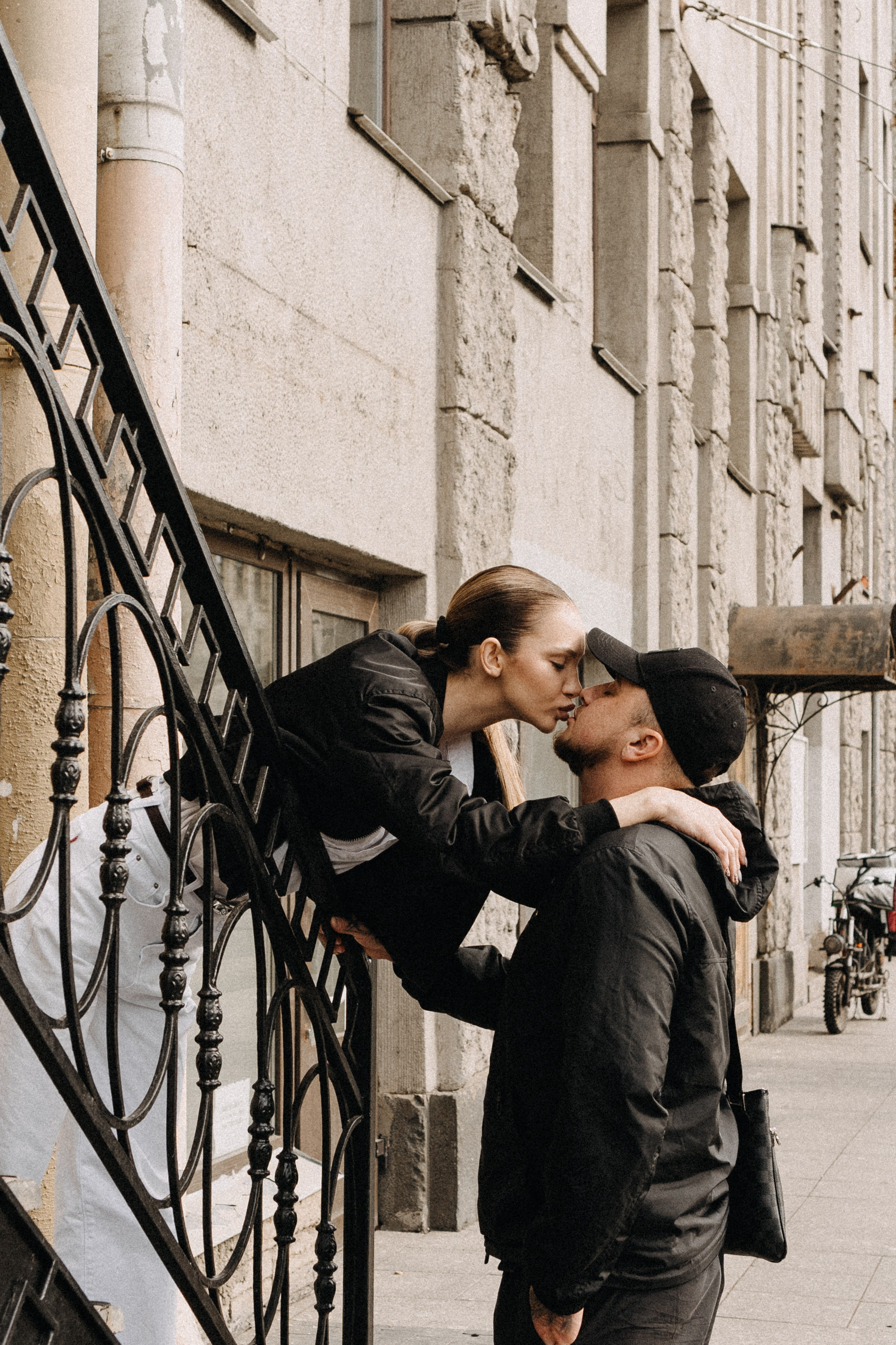 МЫ ГУЛЯЛИ ПРО КРЫШАМ ПИТЕРА. Профессиональный фотограф, Санкт-Петербург — Виктория Богомолова