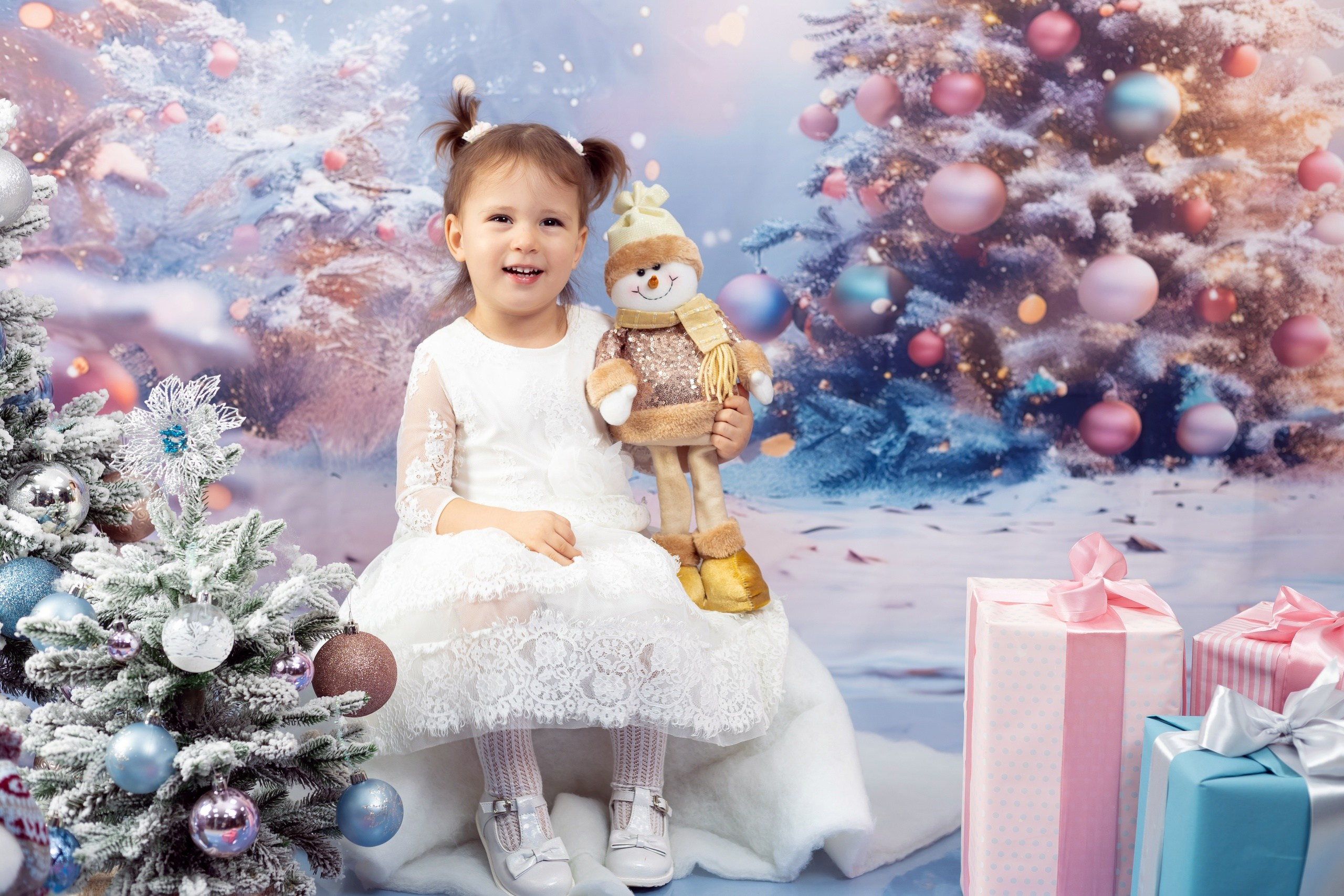 Семейная новогодняя фотосессия. Фотостудия «Олеся». Фотостудия в г. Верхняя Пышма