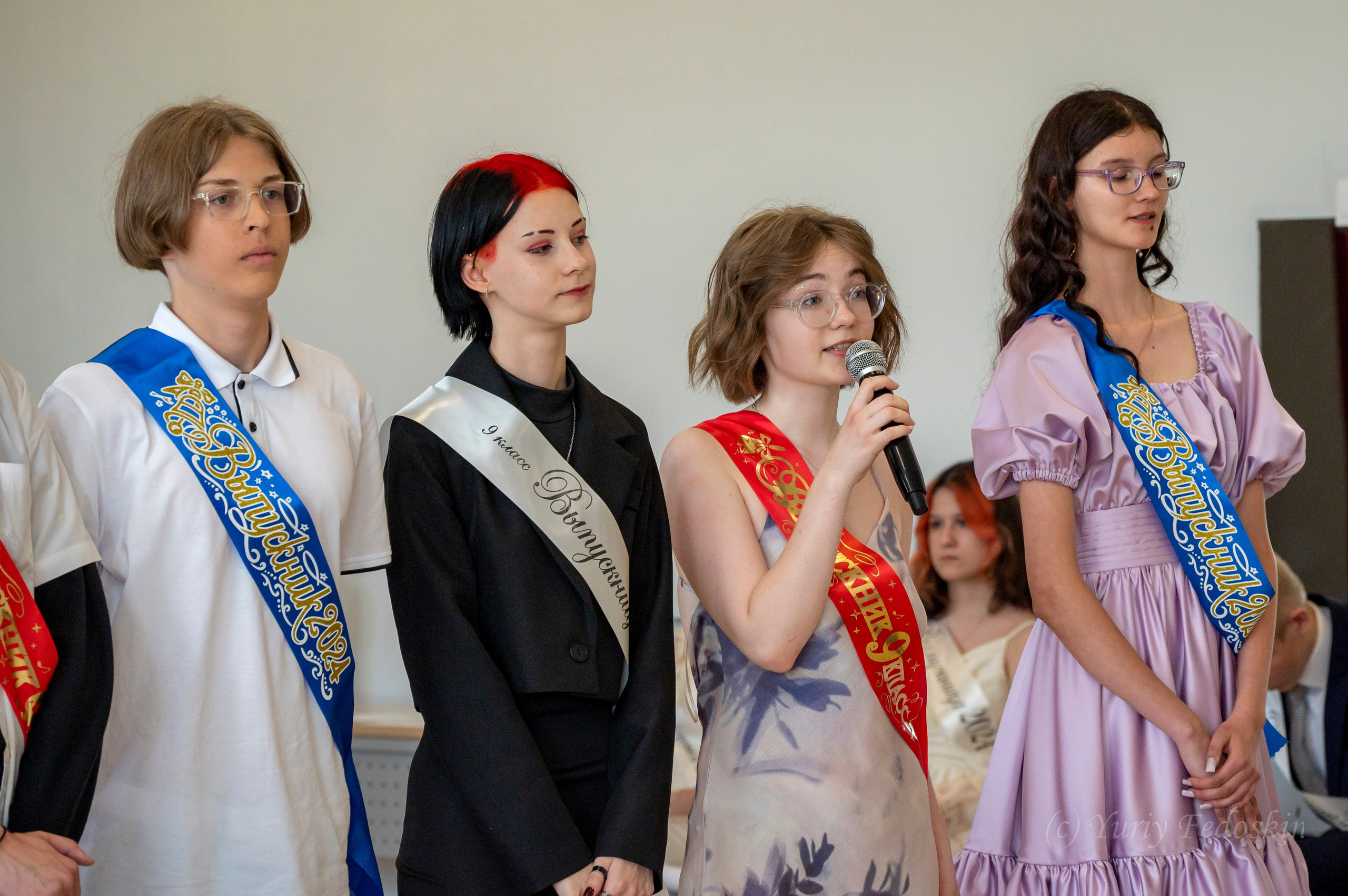 Репортаж о выпускном 9 классов в школе № 7 города Королёва, 26.06.24г. Профессиональный фотограф интерьеров в Москве Юрий Федоскин