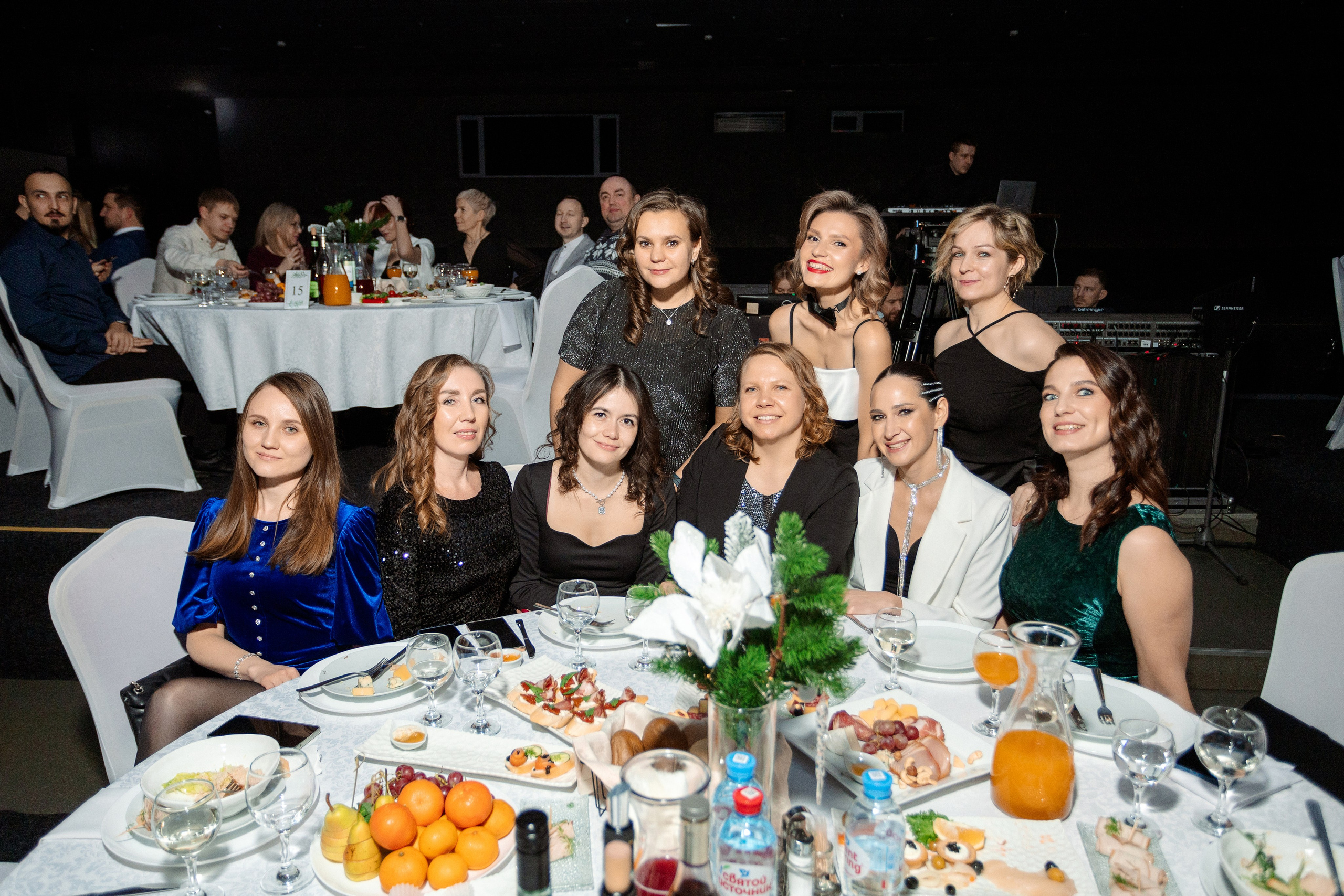 РЕПОРТАЖ: НОВЫЙ ГОД В ДК МЕТАЛЛУРГ. Профессиональный фотограф в Ижевске Леша Петров