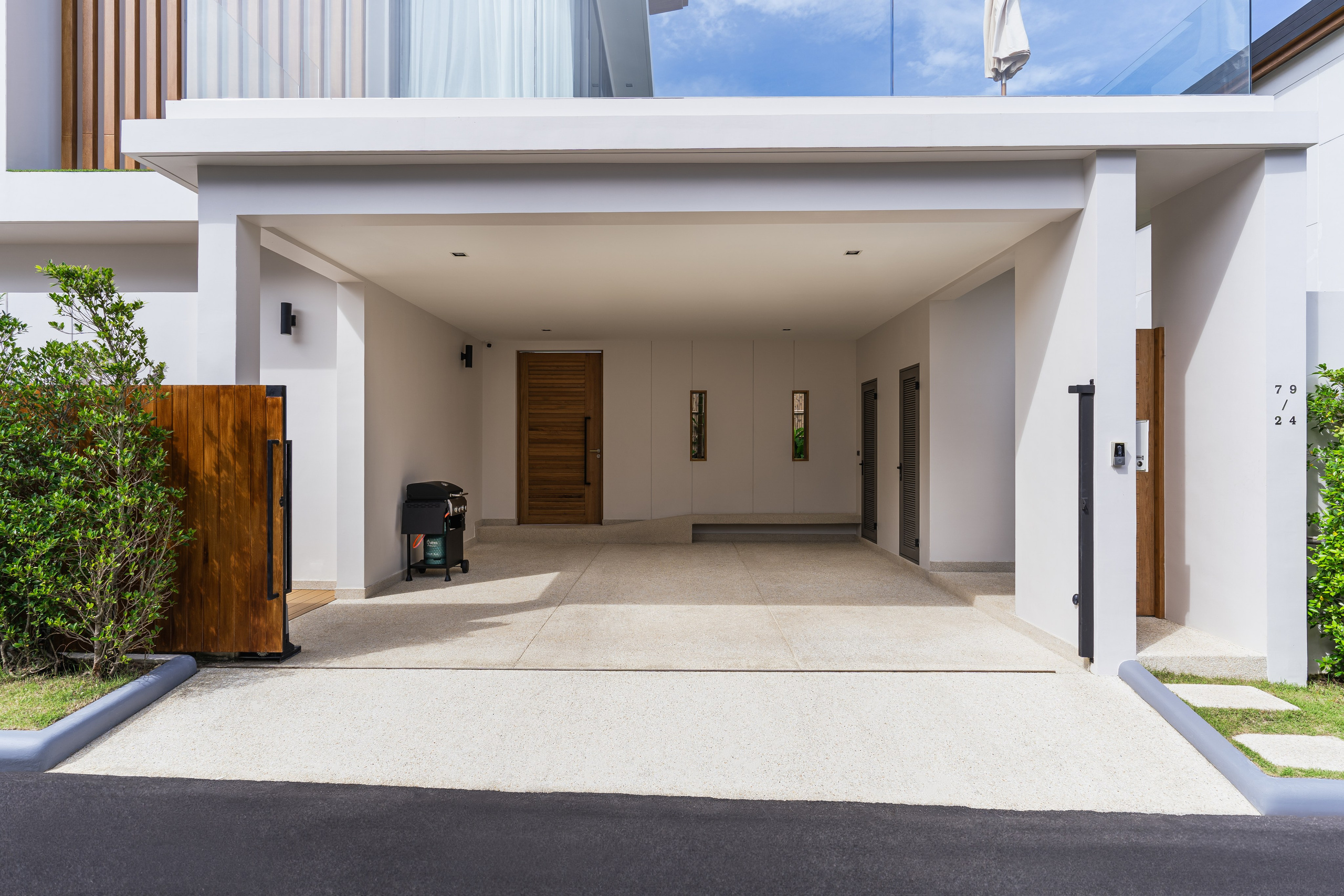 Interior real estate photography in Phuket — professional photos and videos. Yan Dolmatov — Photographer, Videographer, and Producer in Phuket