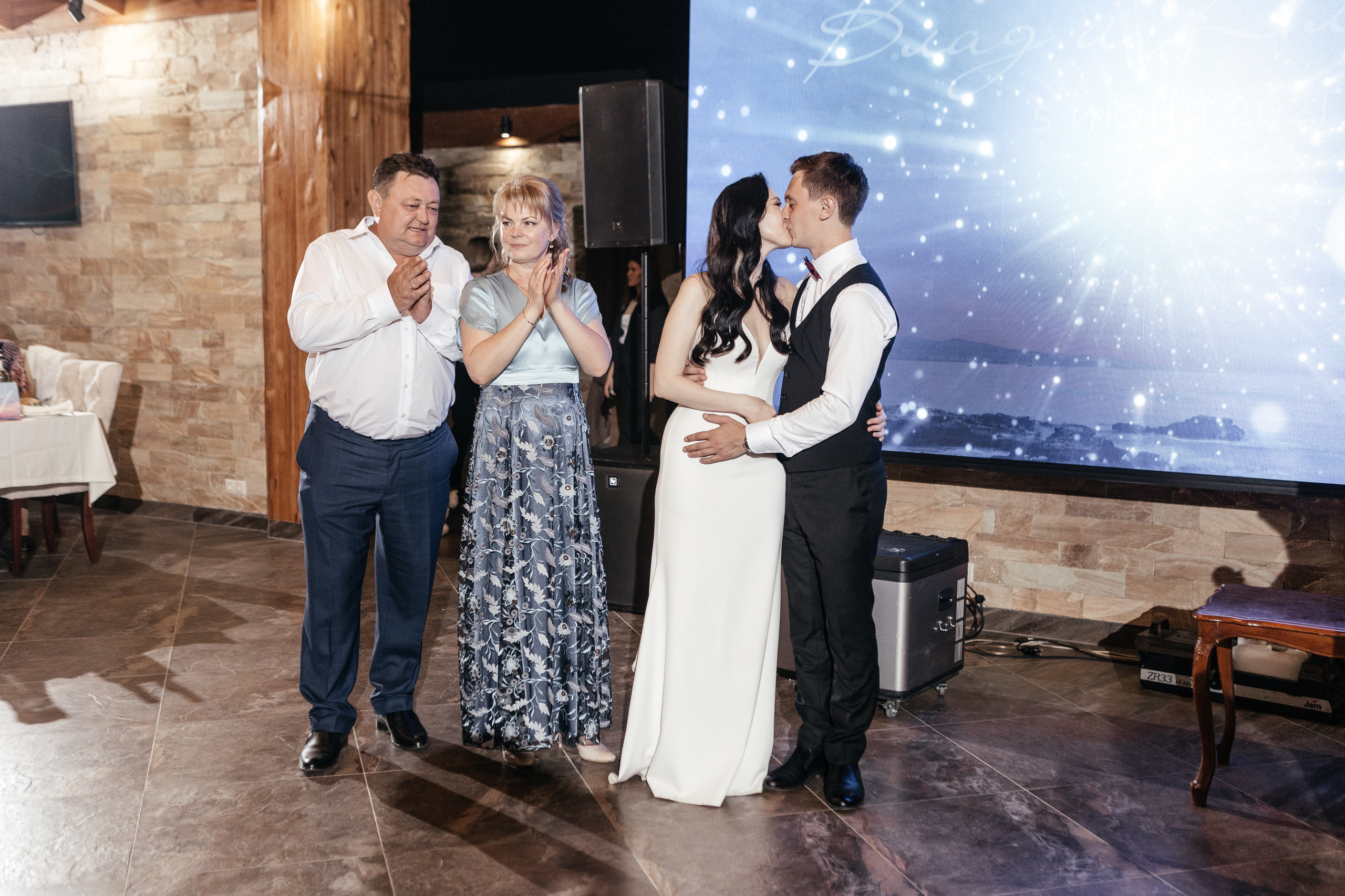 Свадебный фотограф Уфа — Руслан ГабдлисламовЖивые эмоции, красивые кадры, воспоминания на всю жизнь.Работаю по всей Республике Башкортоста. Свадебный фотограф Уфа Руслан Габдлисламов