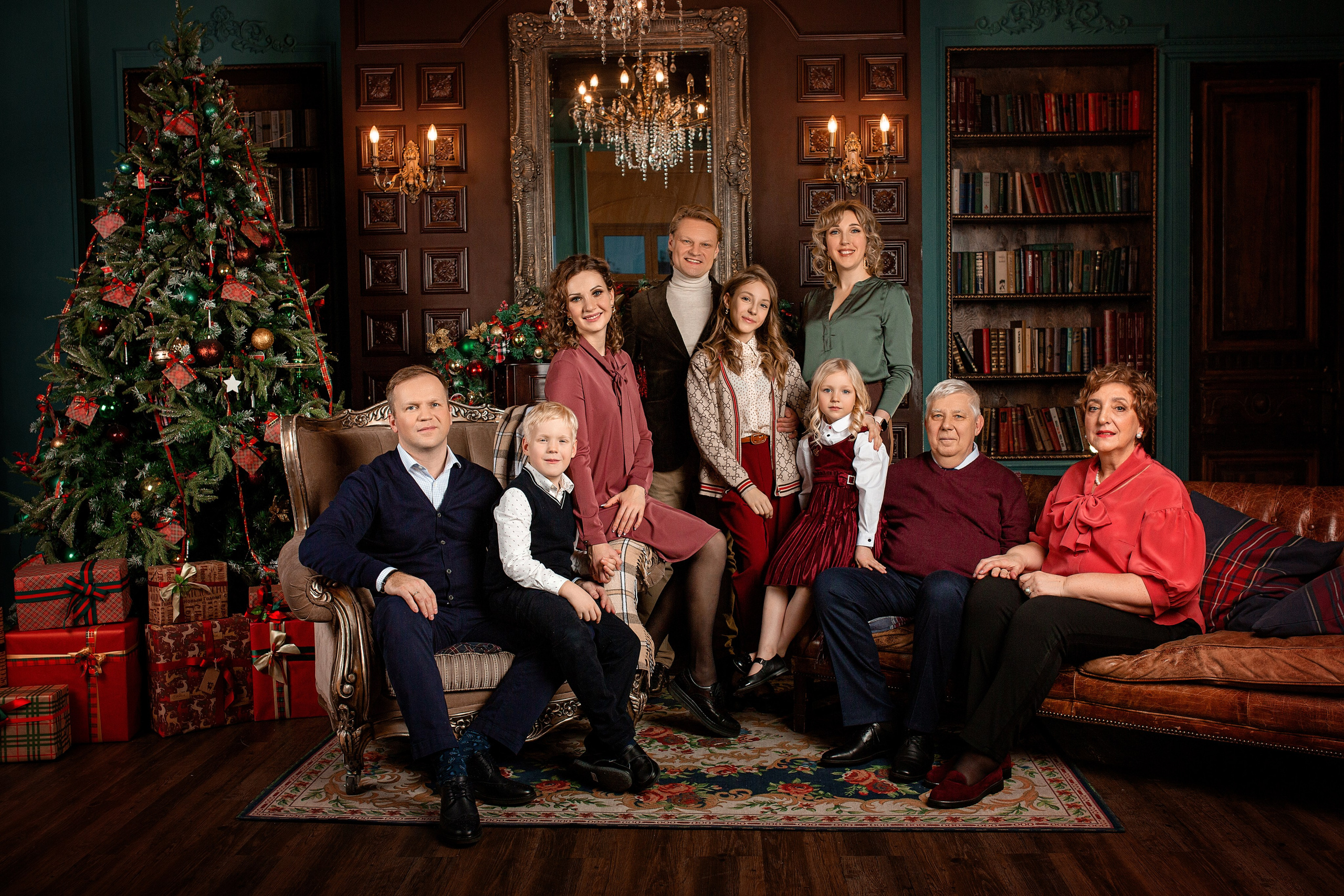 Семейная фотосессия в студии и дома Спб портфолио Насти Околот