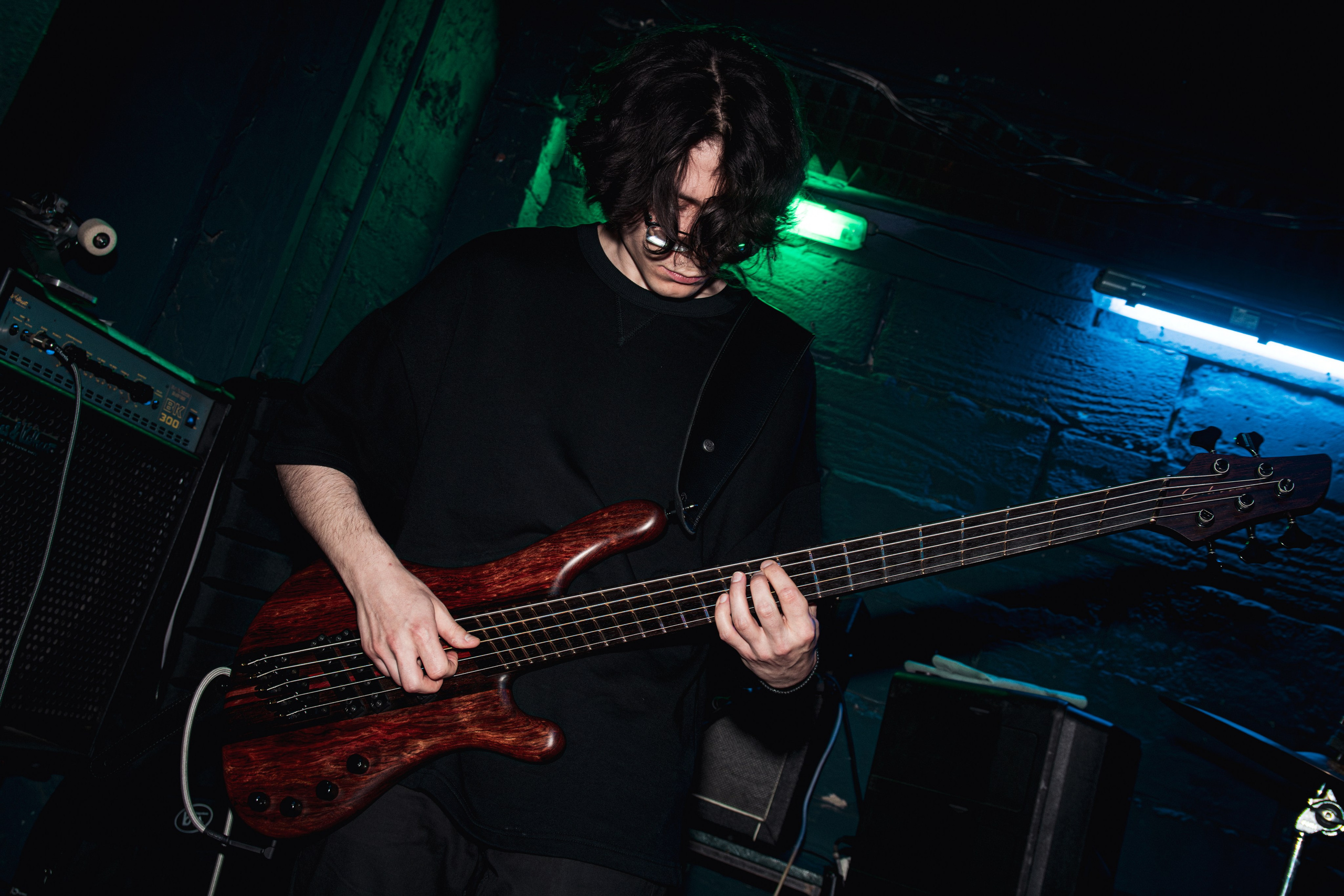 Ютани & о т м е ж & Вещи в картонной коробке 08.08.2025. Репортажный фотограф в Москве Legiodot