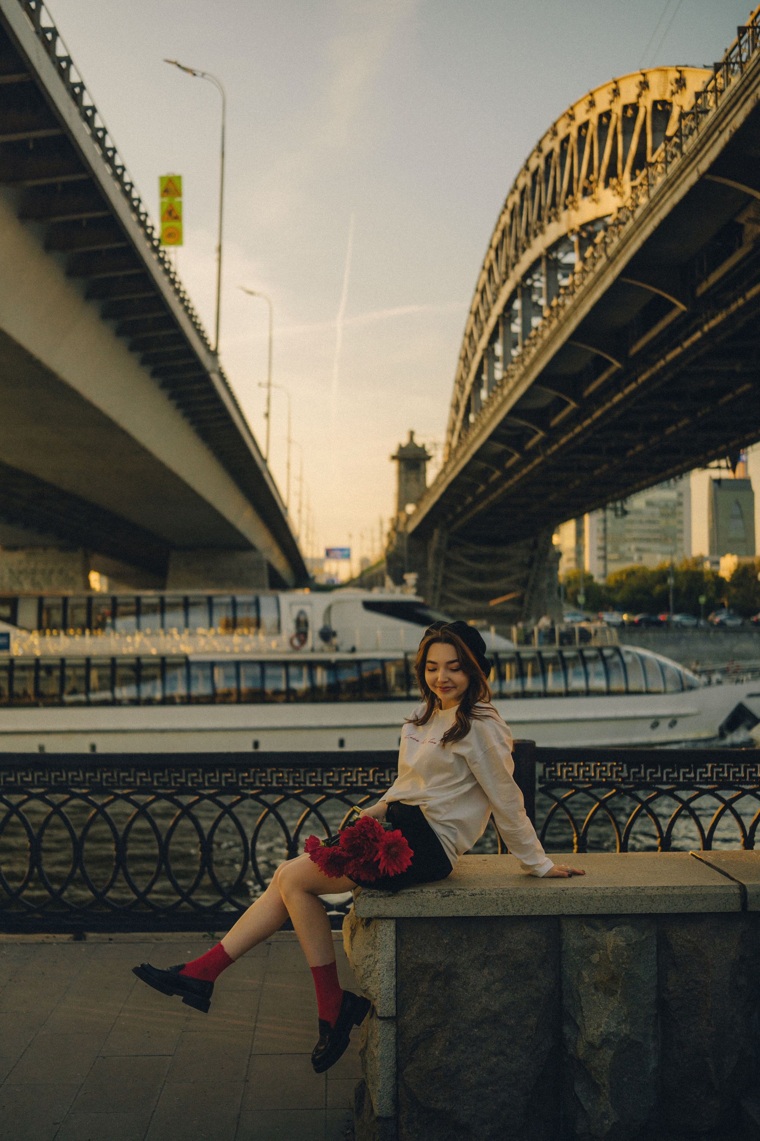 Анастасия | городская фотосессия на набережной. Портретный фотограф Москва
