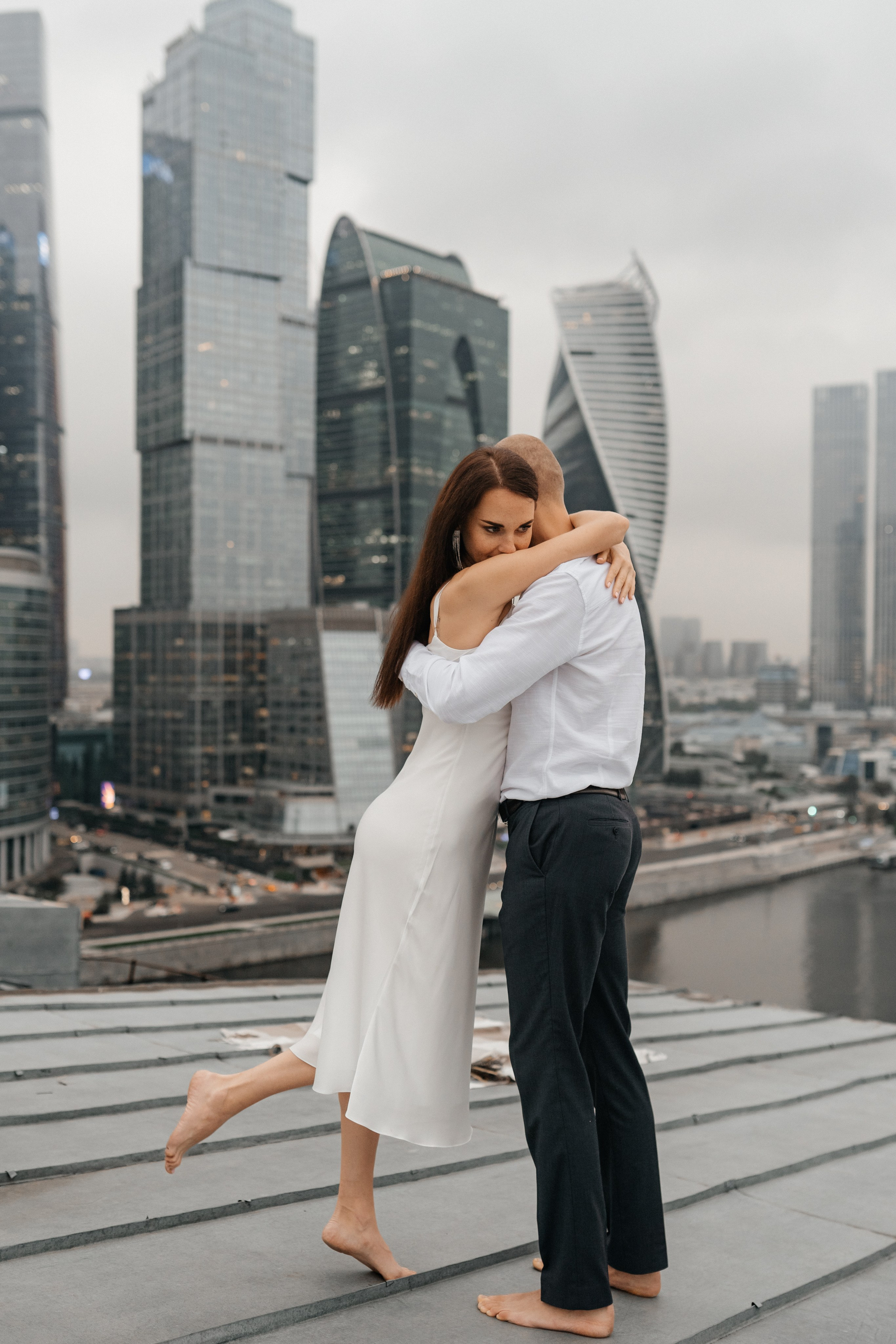 Свадебная прогулка «На крыше». Семейный и свадебный фотограф в Москве Виктория Махова