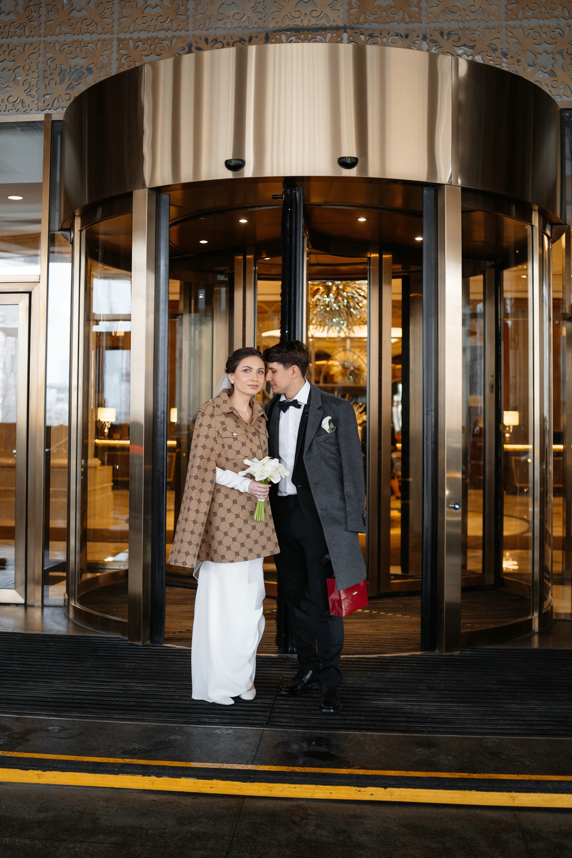 Фотосессия свадьбы в Lotte Plaza. Свадебный и семейный фотограф в Москве Светлана Зоткина
