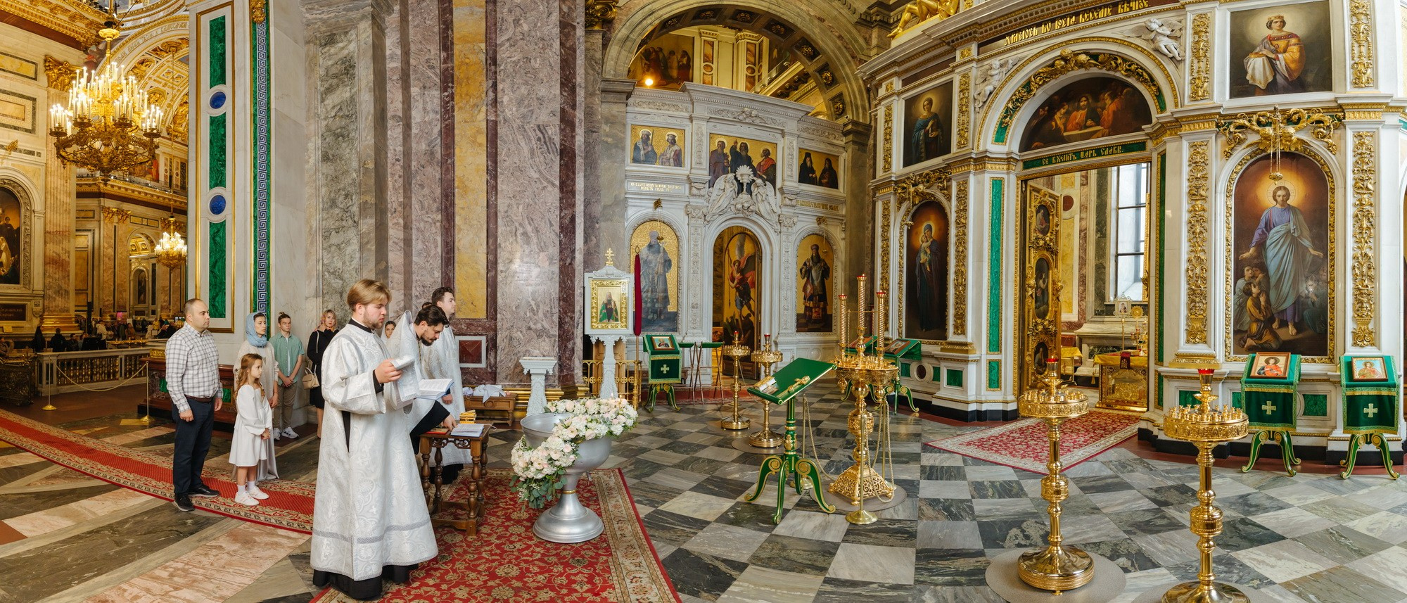 Крещение индивидуальное Исаакиевский собор. Фотограф крещение венчание в Петербурге! Помогает подобрать храм и посоветовал душевного батюшку в СПб