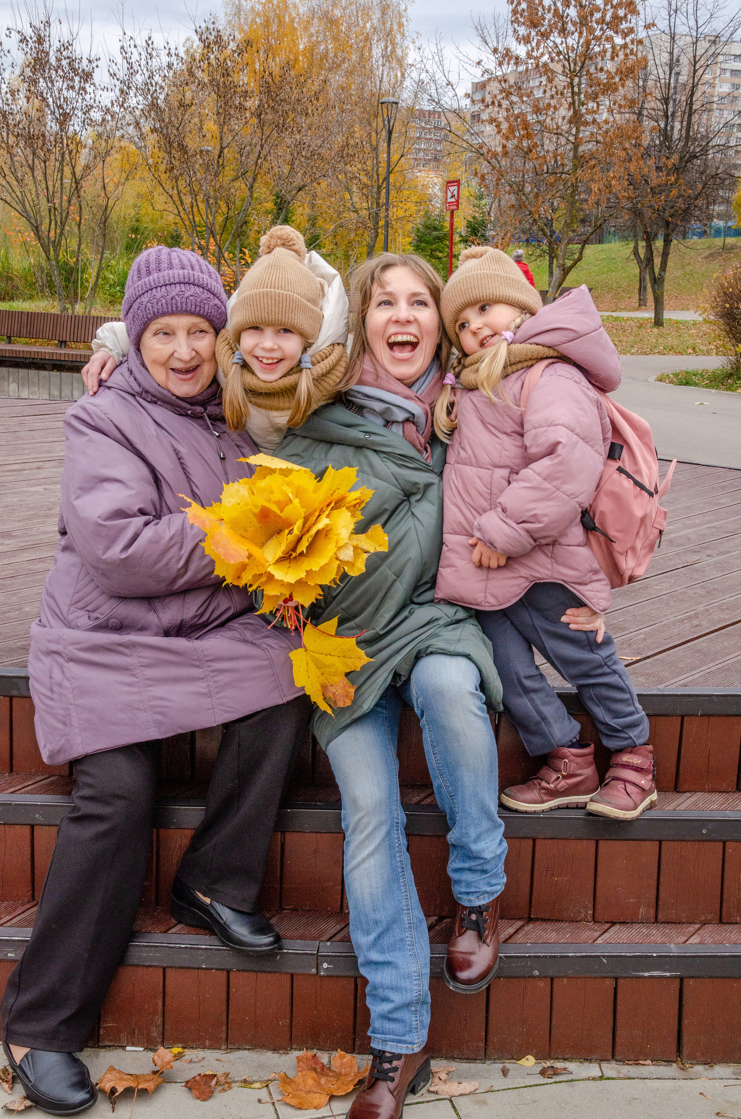 Семейная фотосессия в парке с фотографом Голубевой Натальей.